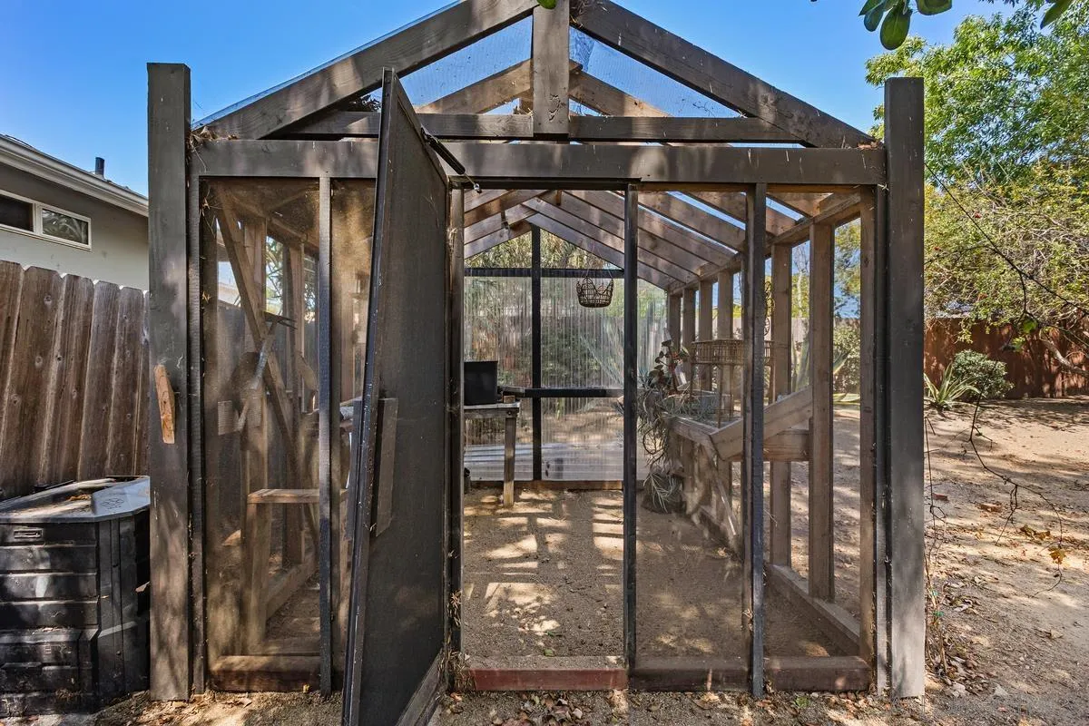 https://cdn.realtyfeed.com/cdn/127/260019505/a5b53dcca8d554a429425f3c6f63888f.webp
