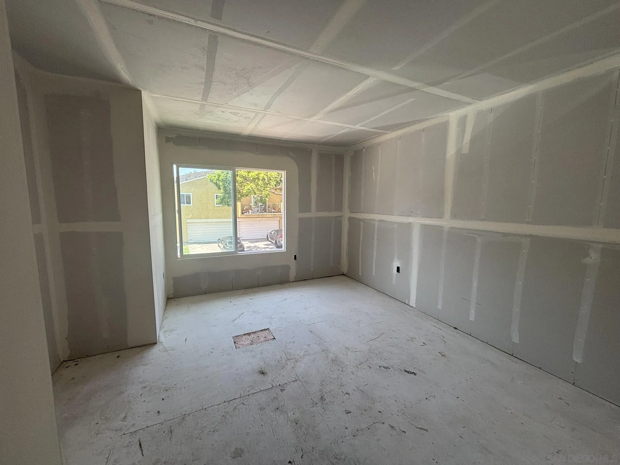 https://cdn.realtyfeed.com/cdn/127/260019506/8d7e7745f888ca552ca5f3939c3bce1d.webp