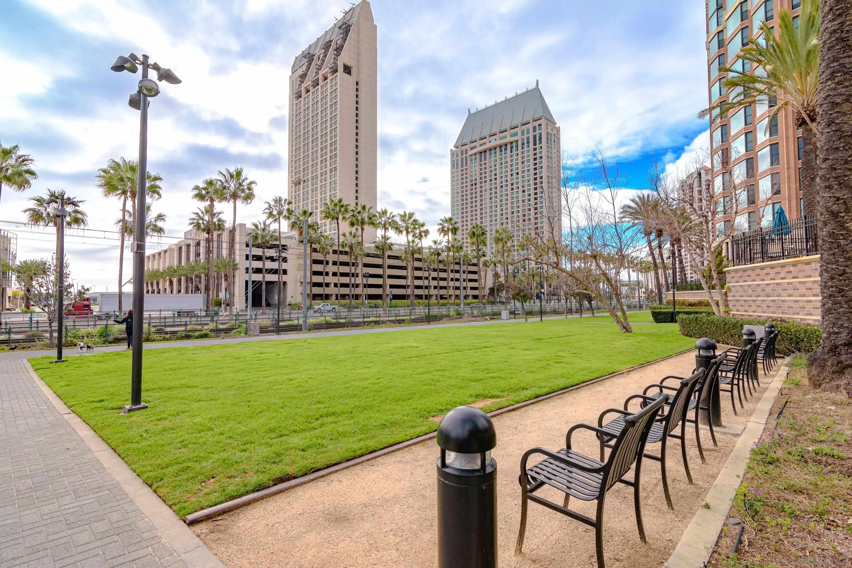 https://cdn.realtyfeed.com/cdn/127/260019507/3b59cc6616d6c217aa47dde3be815e59.webp