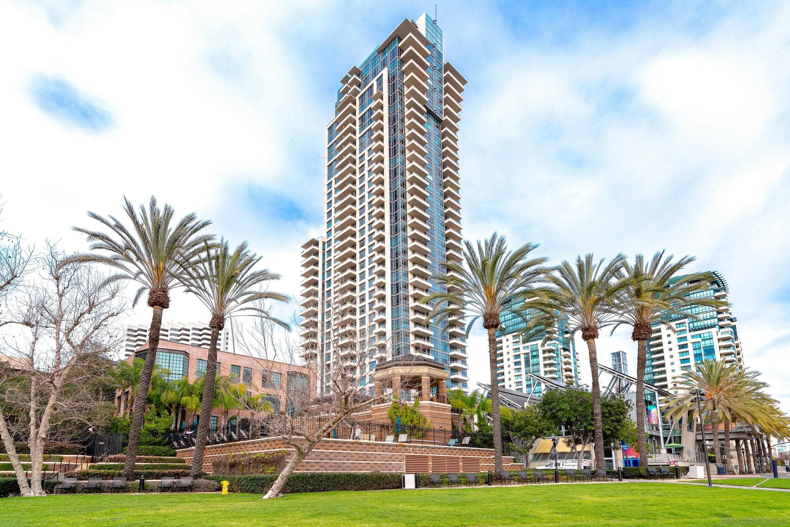 https://cdn.realtyfeed.com/cdn/127/260019507/830353fe7a799dcc2b1de32ec11cf005.webp