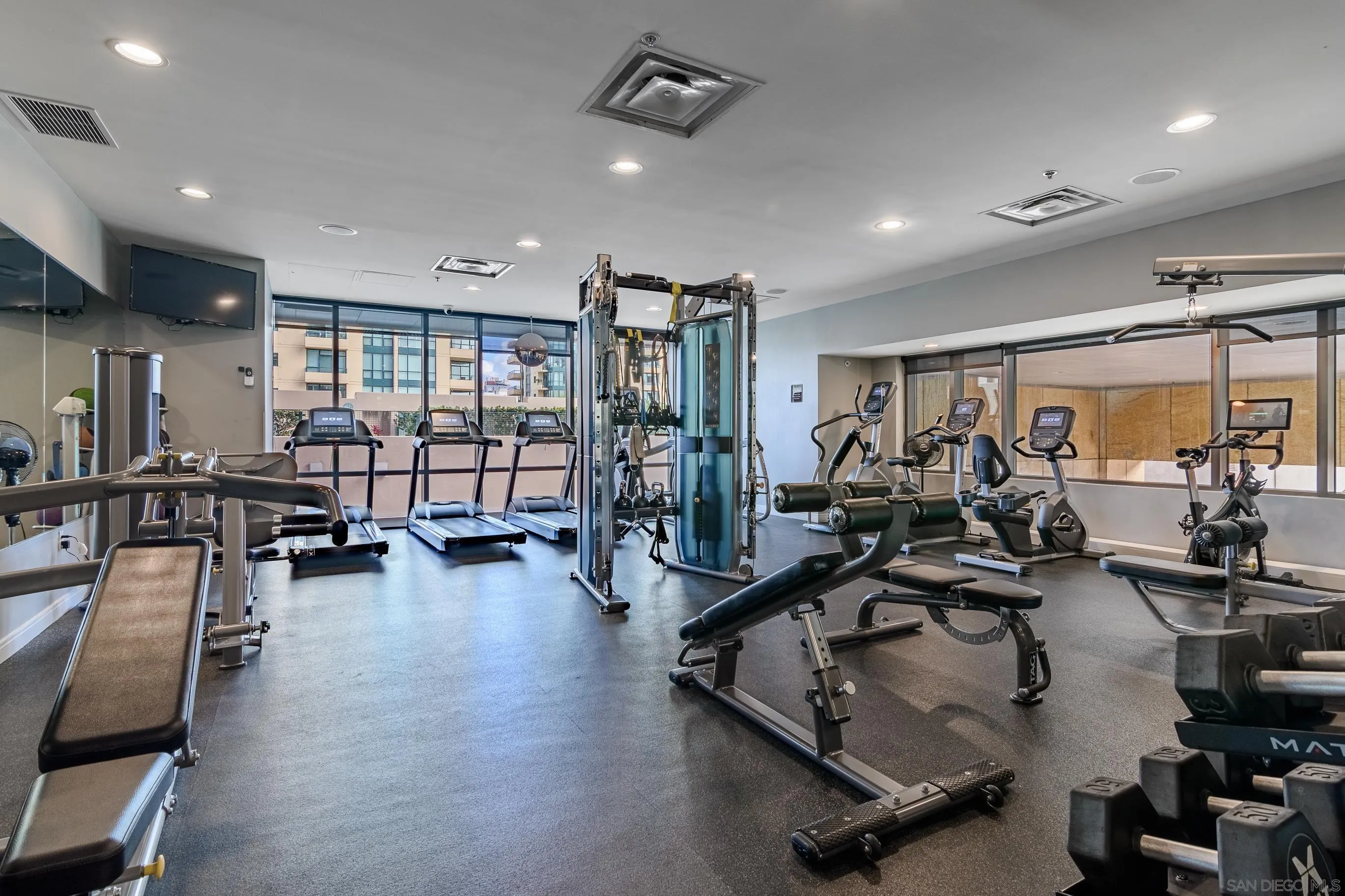 https://cdn.realtyfeed.com/cdn/127/260019507/a16e550f9eeb0523470b7aa251746d7f.webp
