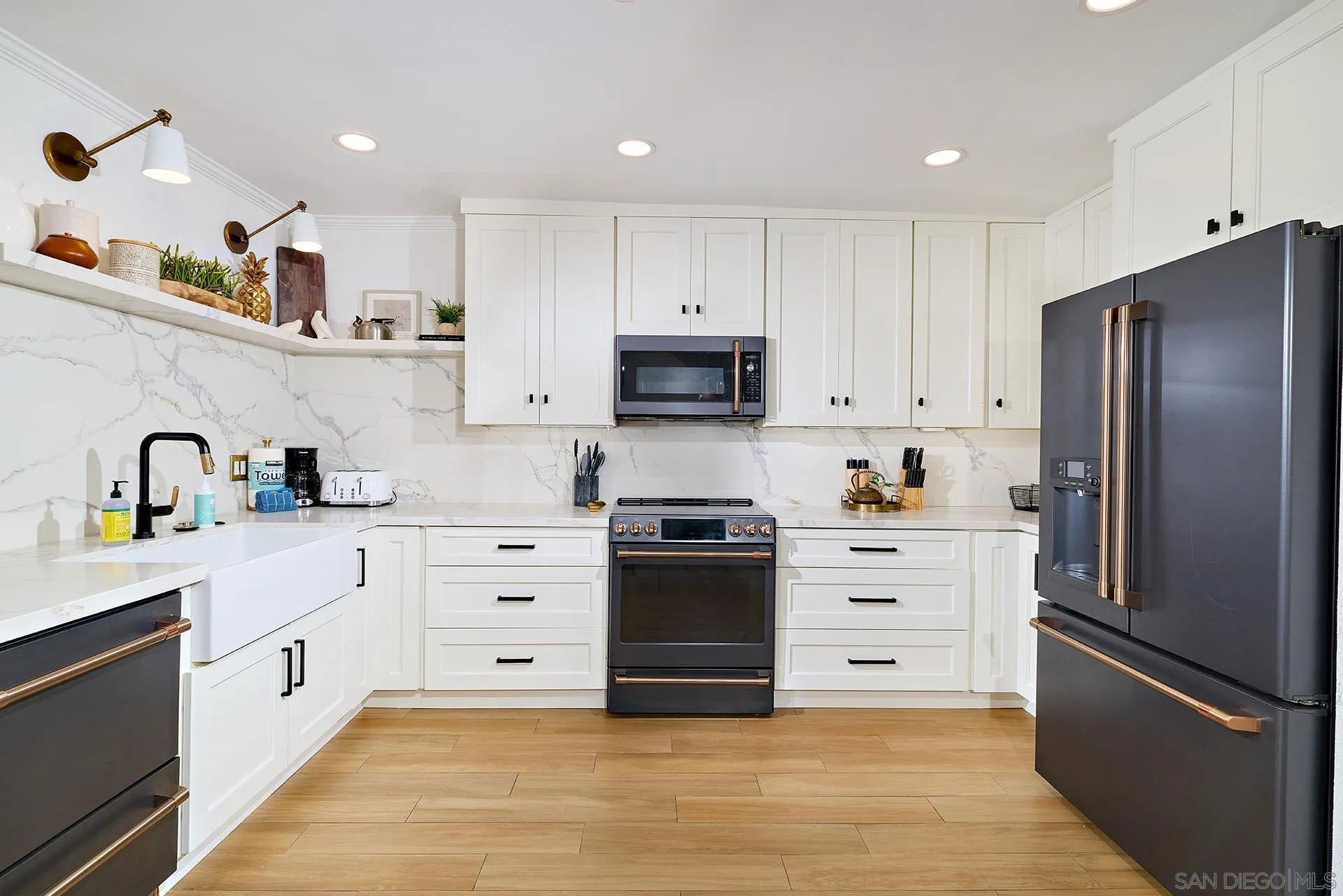 https://cdn.realtyfeed.com/cdn/127/260019522/44227f8b2032fcebdcb4ef1957a17114.webp