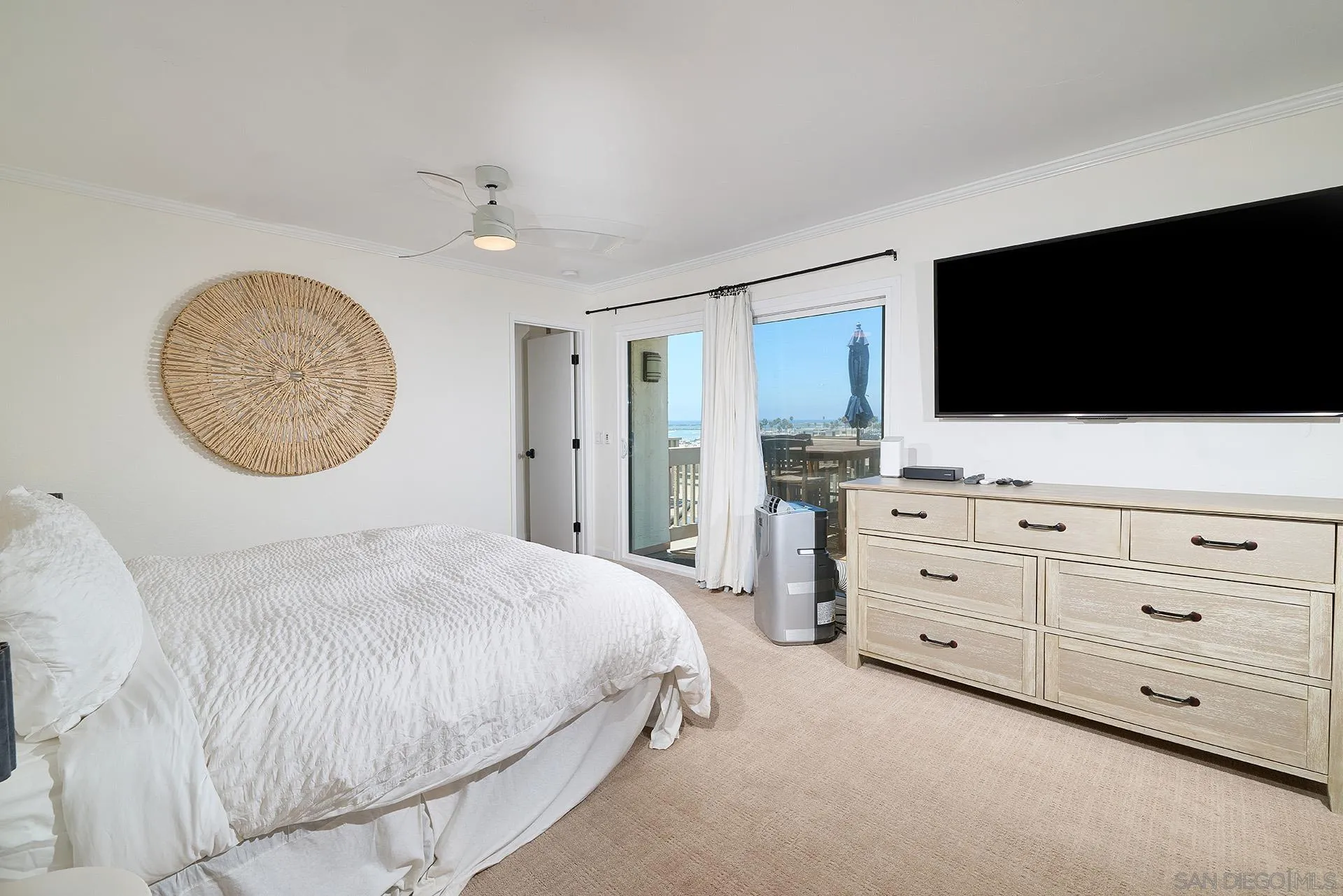 https://cdn.realtyfeed.com/cdn/127/260019522/4ac89eeec8af5047d8ccbb639bbfea43.webp