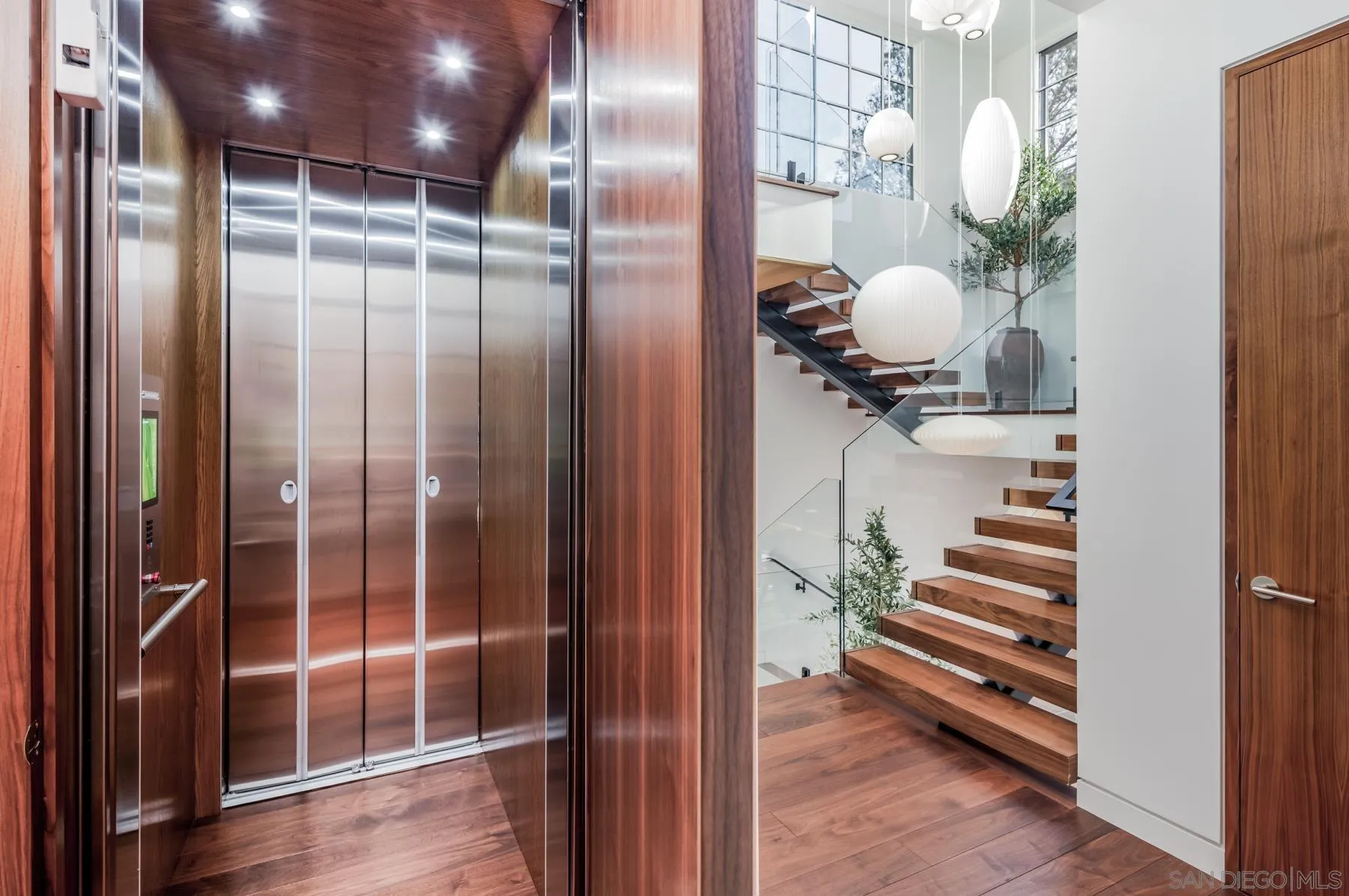 https://cdn.realtyfeed.com/cdn/127/260019524/21f300a357507840bc9b7e3635e86d48.webp