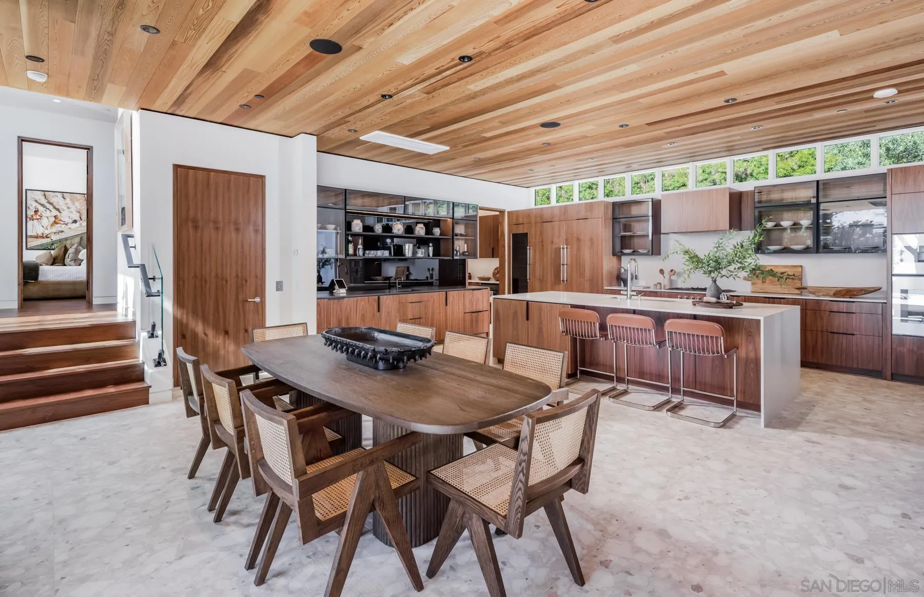 https://cdn.realtyfeed.com/cdn/127/260019524/39b6c0baf1c479f616ecc5728db4b83f.webp