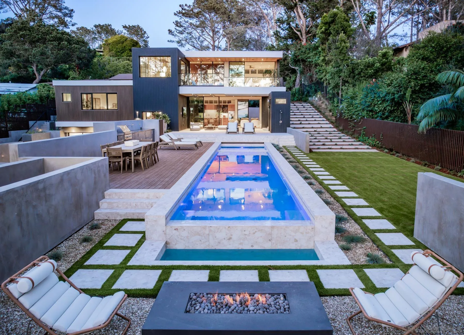 https://cdn.realtyfeed.com/cdn/127/260019524/9b0225fd864c99e2cc0a5e5902c4cdca.webp