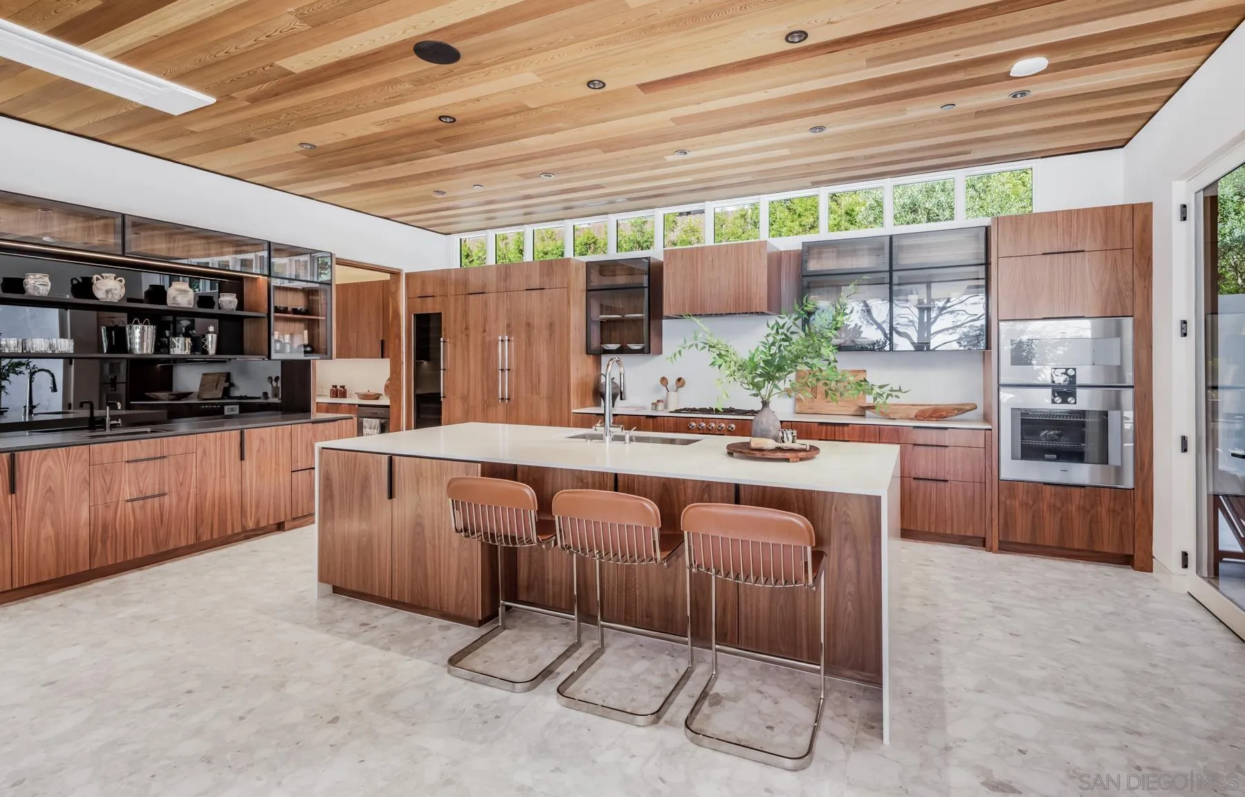 https://cdn.realtyfeed.com/cdn/127/260019524/9e069eddfd0b3f523506d6b742ed24cf.webp