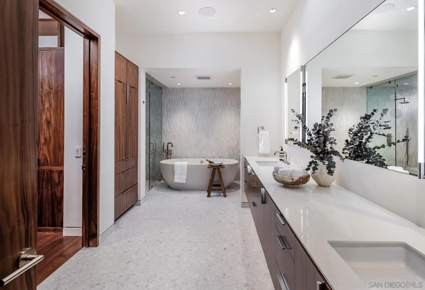 https://cdn.realtyfeed.com/cdn/127/260019524/b3225c1f174e0a802ce5ee610b4231e7.webp