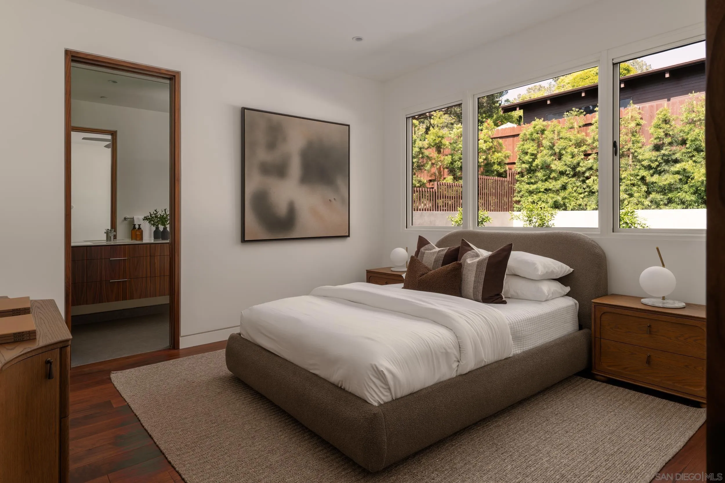https://cdn.realtyfeed.com/cdn/127/260019524/c38500903ea50d42d15f4c3591fe60d2.webp