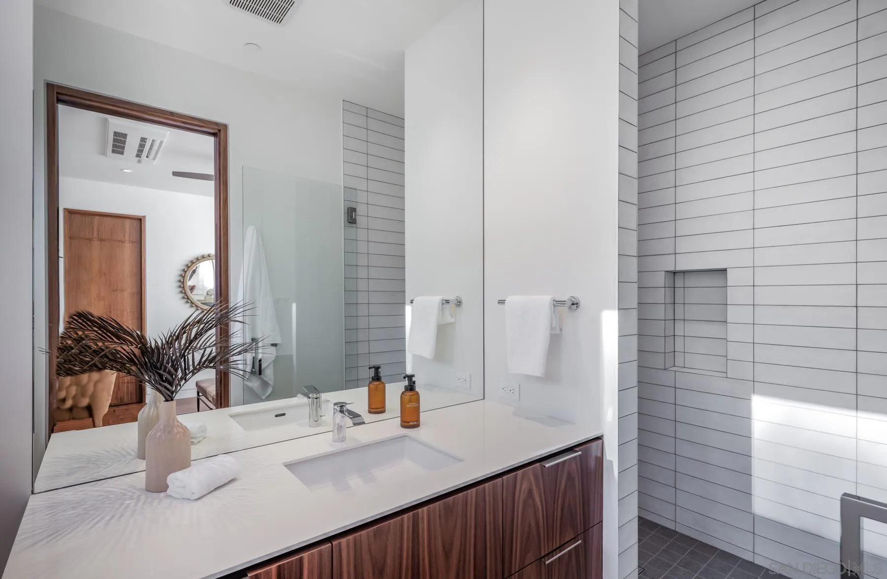 https://cdn.realtyfeed.com/cdn/127/260019524/d62858ac2d15703b6ddccc6c47dabac3.webp