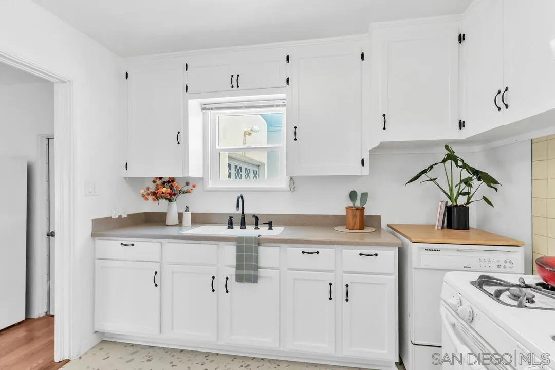 https://cdn.realtyfeed.com/cdn/127/260019525/5e1c9225a46acb3fe65bf75aceb6bee8.webp