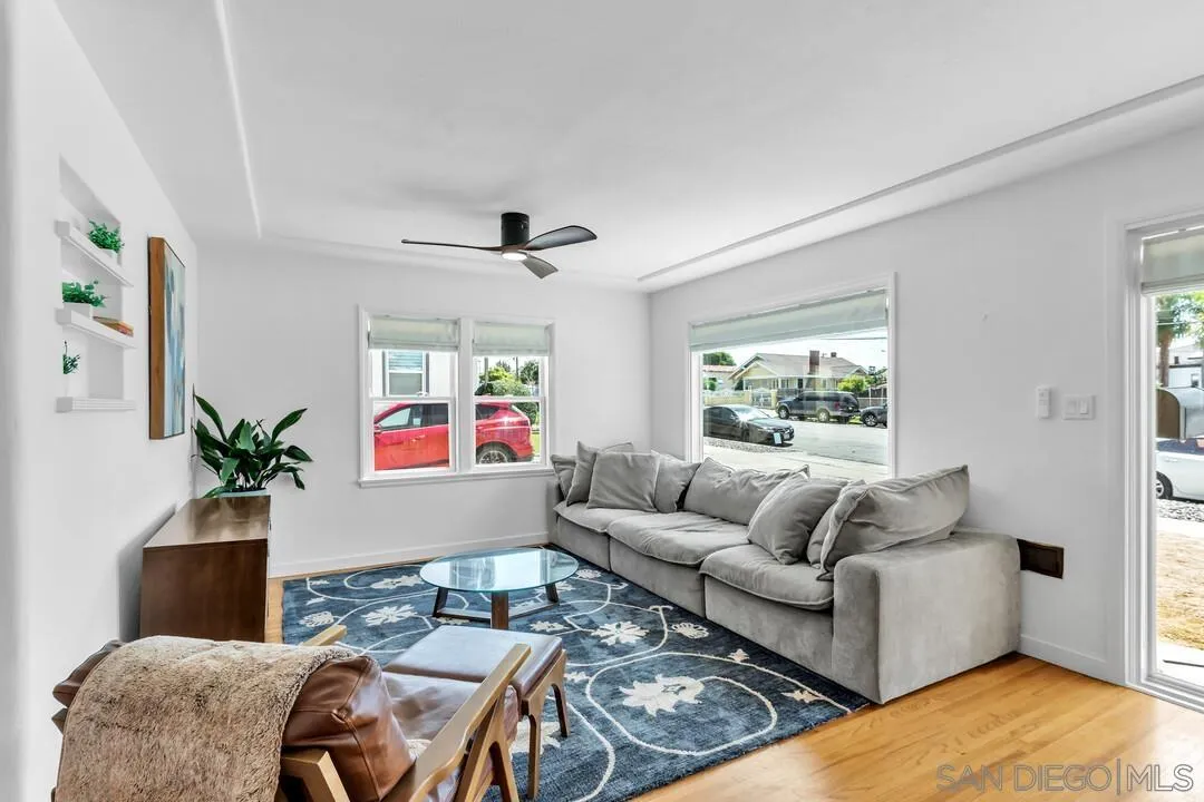 https://cdn.realtyfeed.com/cdn/127/260019525/82d55bf688af4b458d781c88f0a3a27e.webp