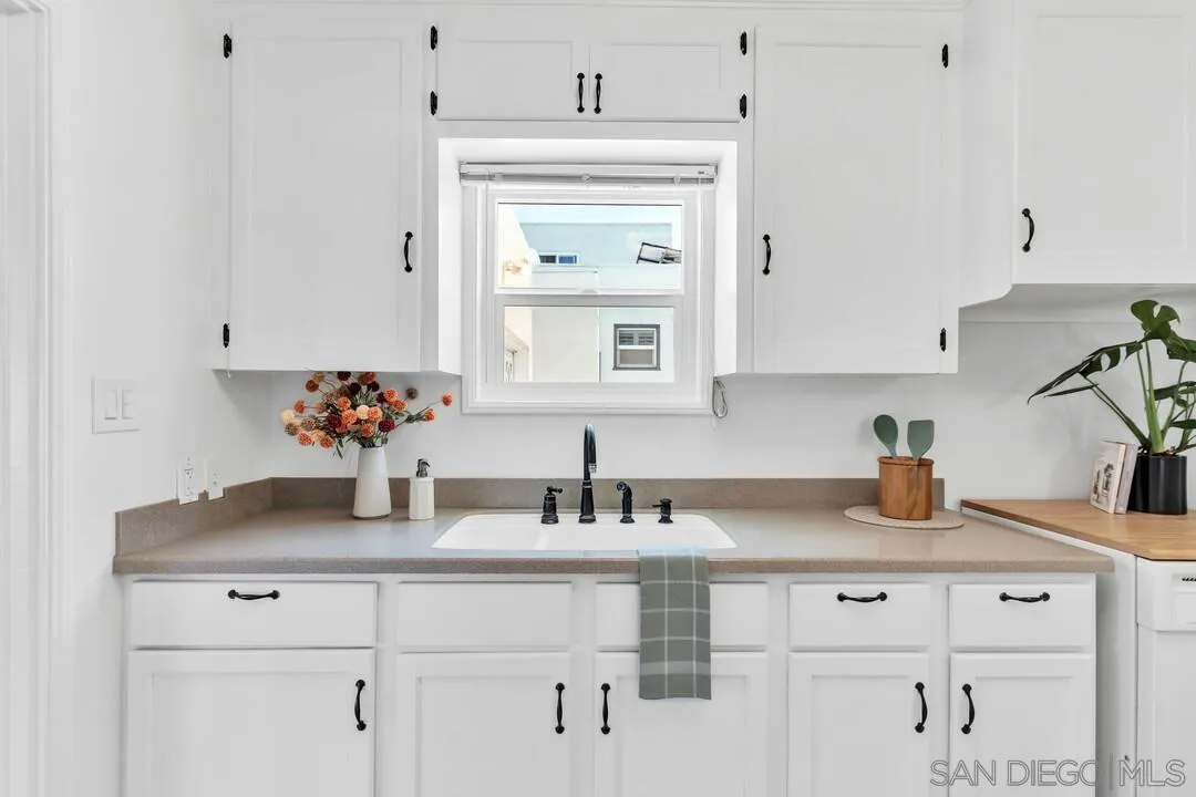 https://cdn.realtyfeed.com/cdn/127/260019525/e075195432ddd0aeafbe3e5469e51a92.webp