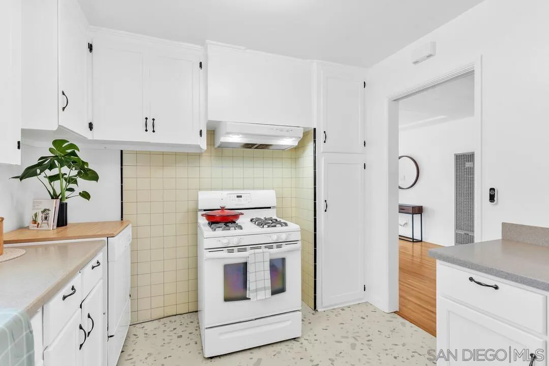 https://cdn.realtyfeed.com/cdn/127/260019525/e71dce9beceec0e207ba9de691fc46cf.webp