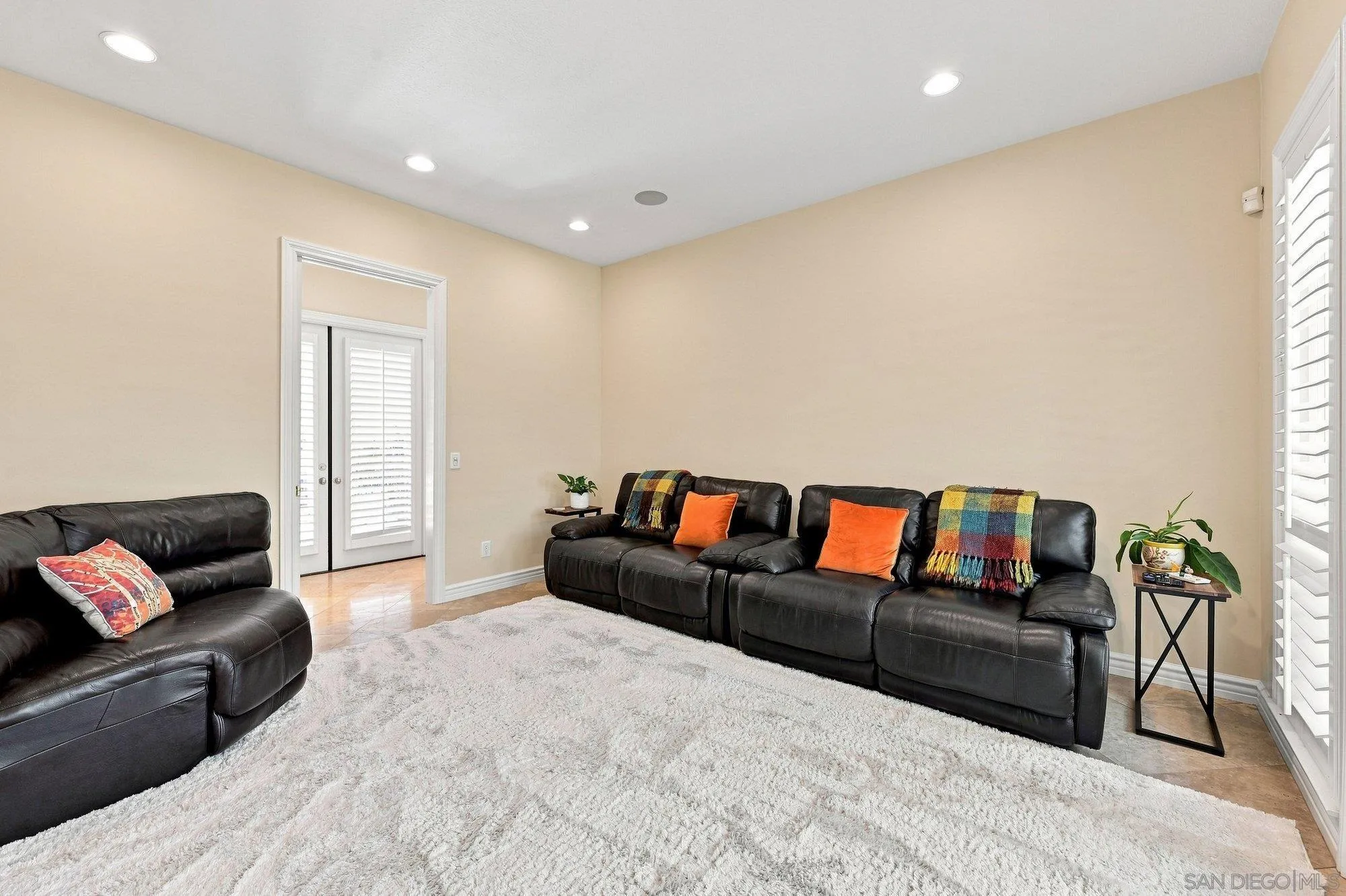 https://cdn.realtyfeed.com/cdn/127/260019526/0c9953e2c04bb12784aeba036b9f1cdd.webp