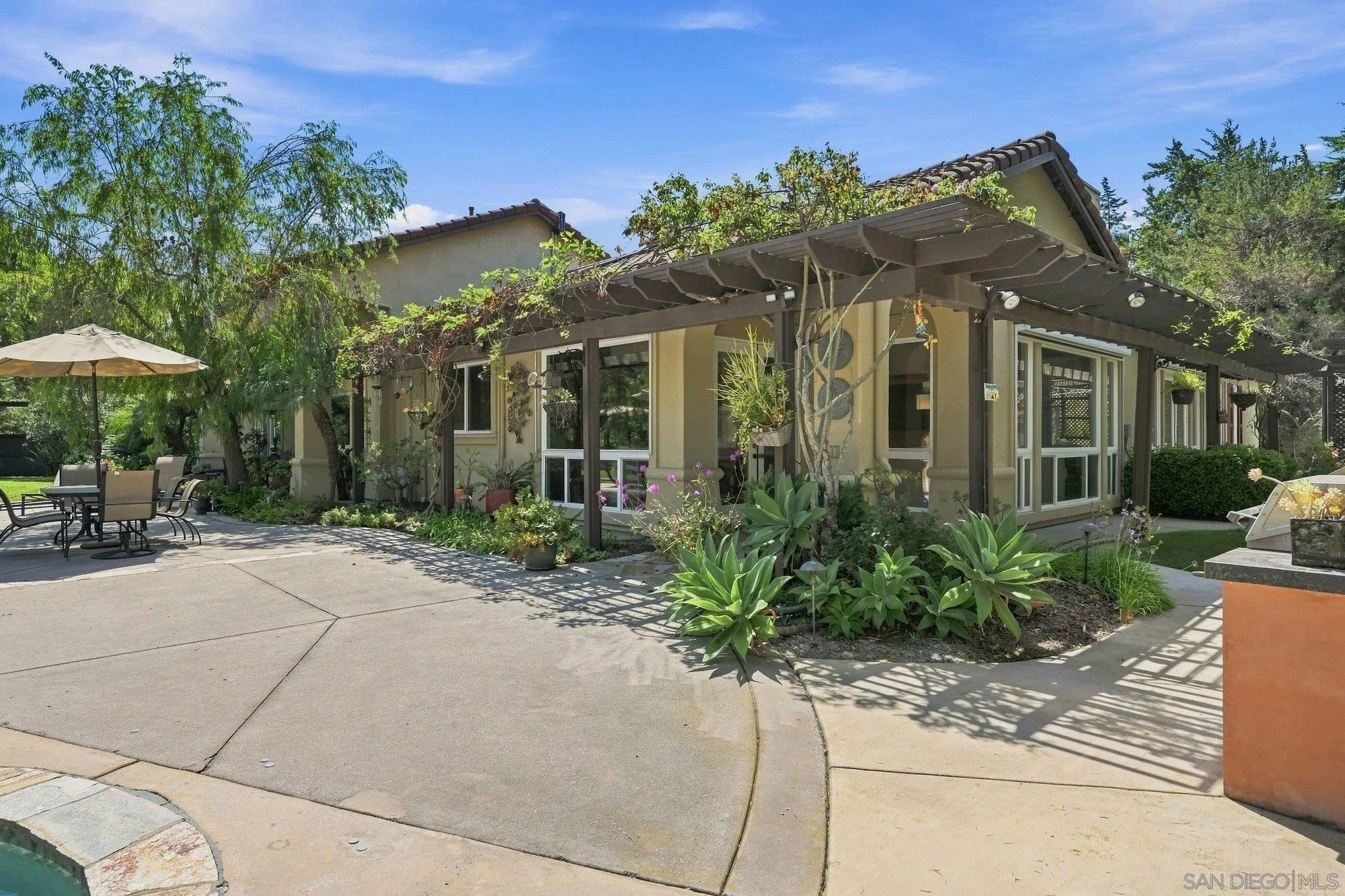 https://cdn.realtyfeed.com/cdn/127/260019526/21d3668aa55ae2b3ced33a483a47f157.webp