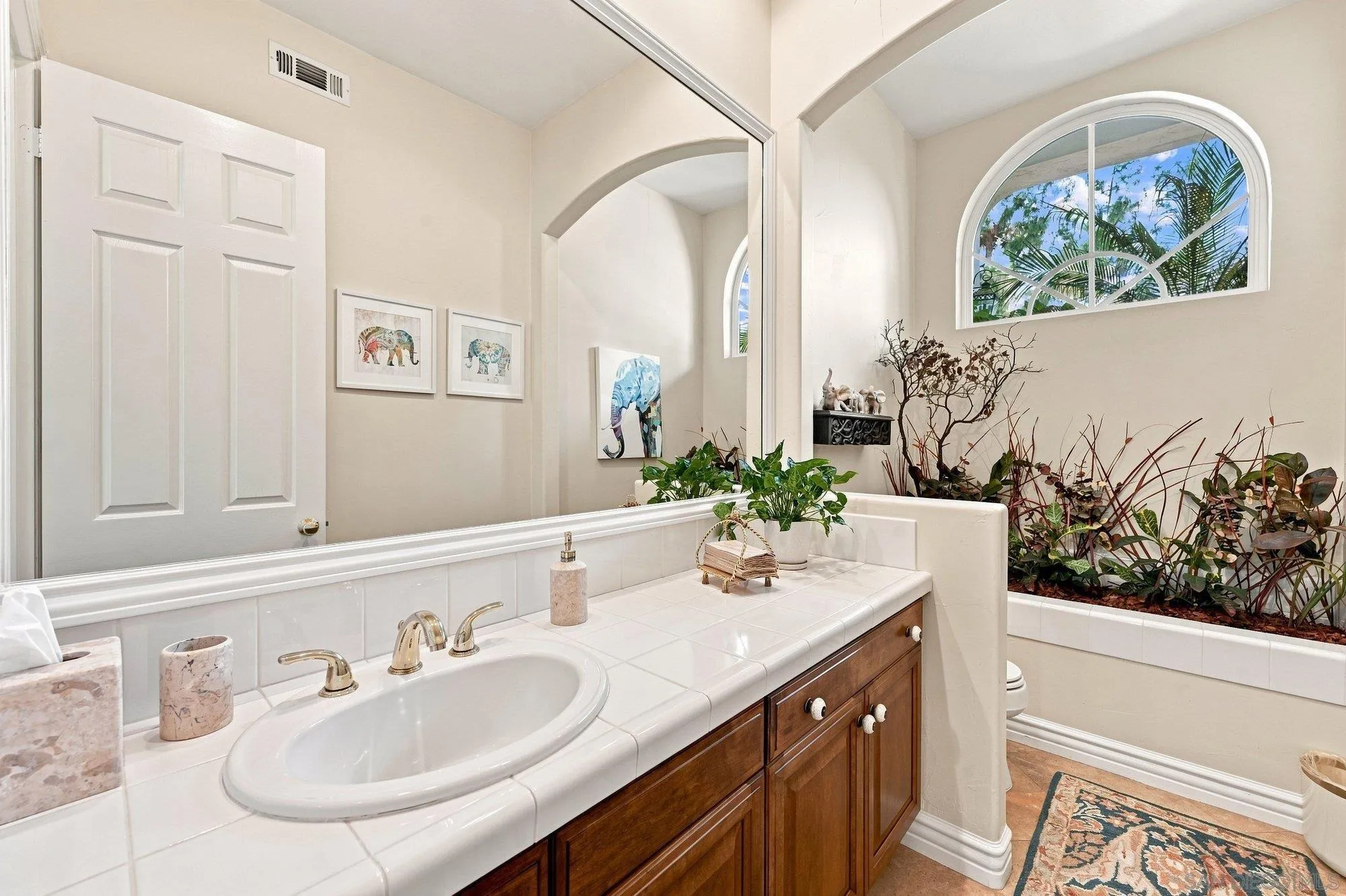 https://cdn.realtyfeed.com/cdn/127/260019526/3d8ccb131e3303721420c02abe6b99cc.webp