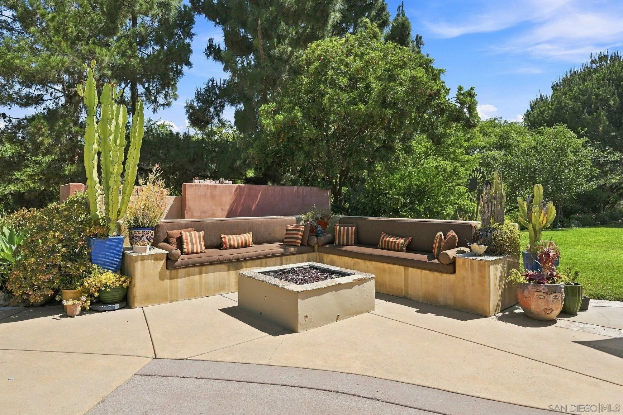 https://cdn.realtyfeed.com/cdn/127/260019526/3fab9d07029f65ce3ef061a2d5ababa8.webp