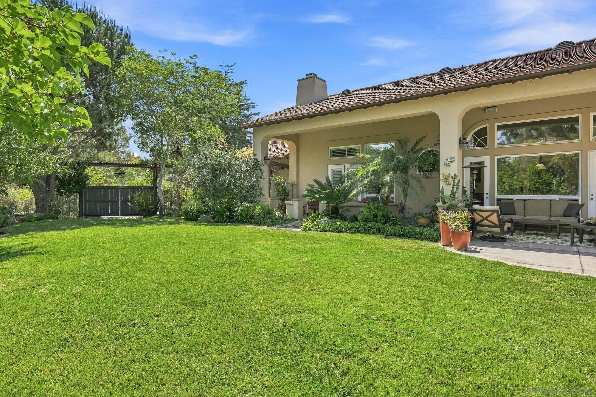 https://cdn.realtyfeed.com/cdn/127/260019526/46509ae5a018cf4b26b33e0ae718c6d2.webp
