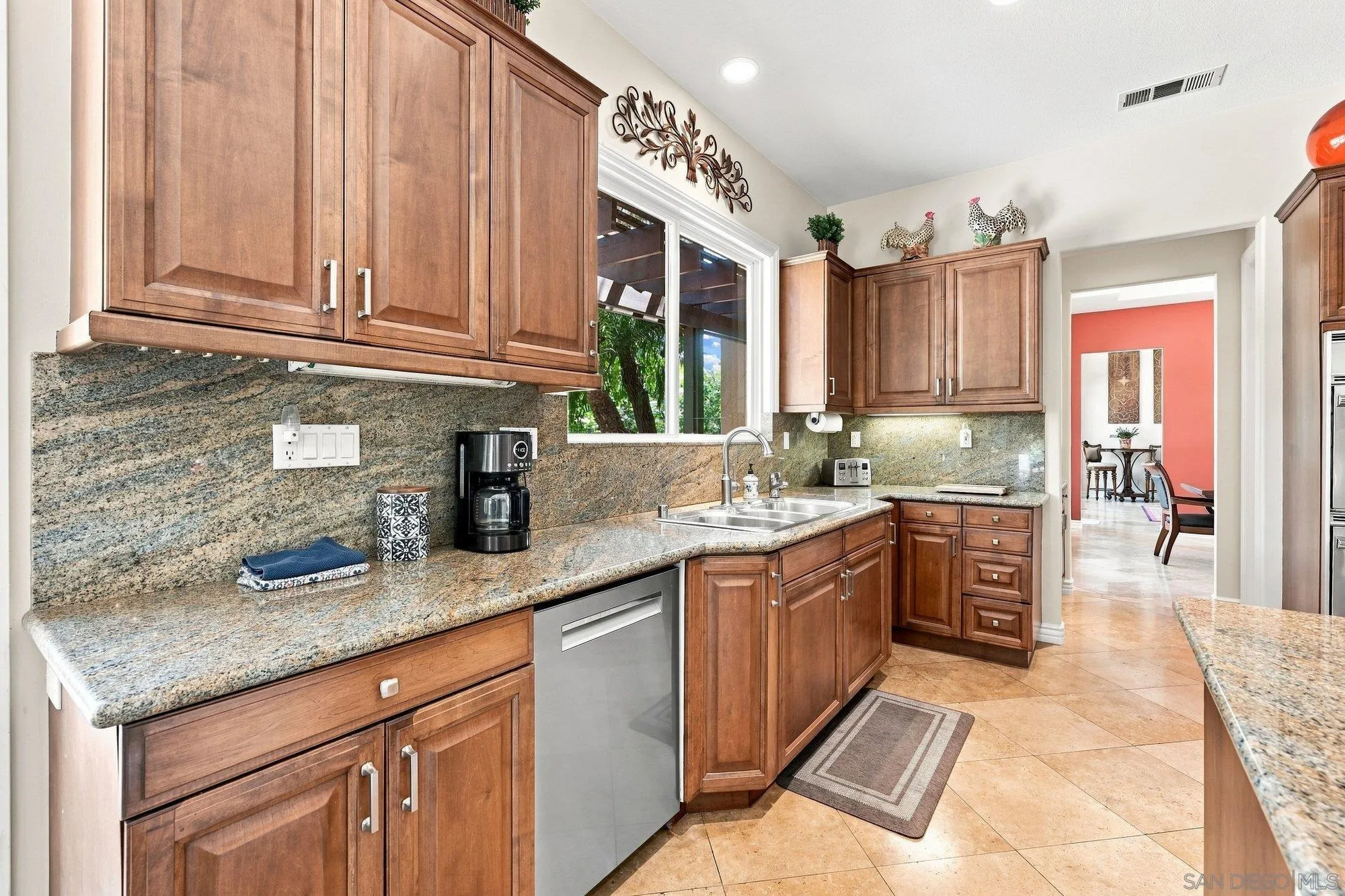 https://cdn.realtyfeed.com/cdn/127/260019526/78a80d2040b1dc3d2cfdc8b9eec901fd.webp