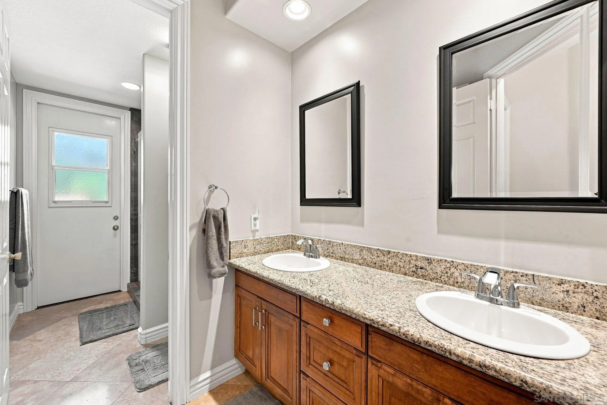 https://cdn.realtyfeed.com/cdn/127/260019526/b8456c1b2e13d4cc8912011c4279298f.webp