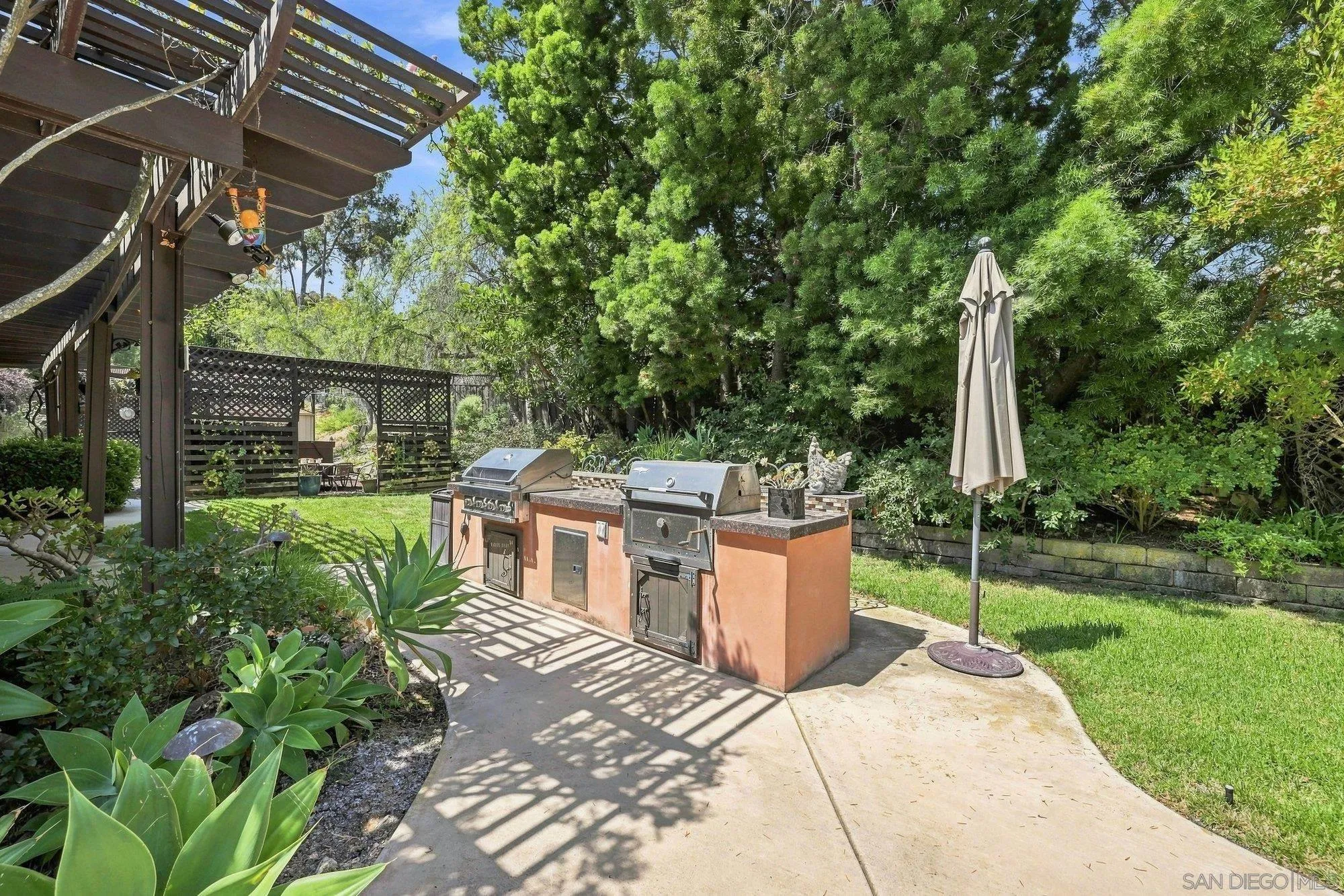 https://cdn.realtyfeed.com/cdn/127/260019526/fa5527da775ccde64cb40d4da02e0055.webp