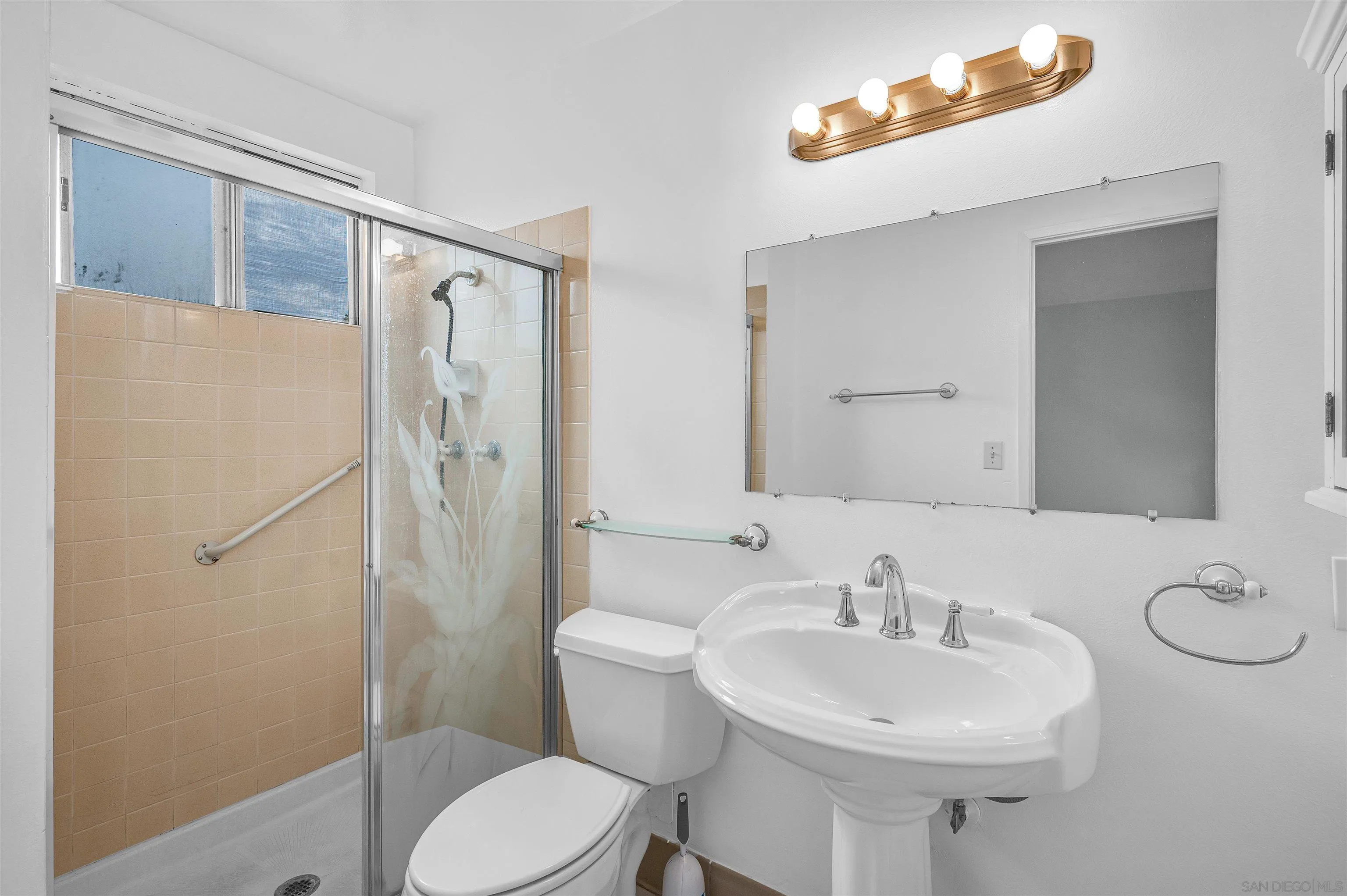https://cdn.realtyfeed.com/cdn/127/260019533/65ce717101e46c43329a7699ec645c69.webp