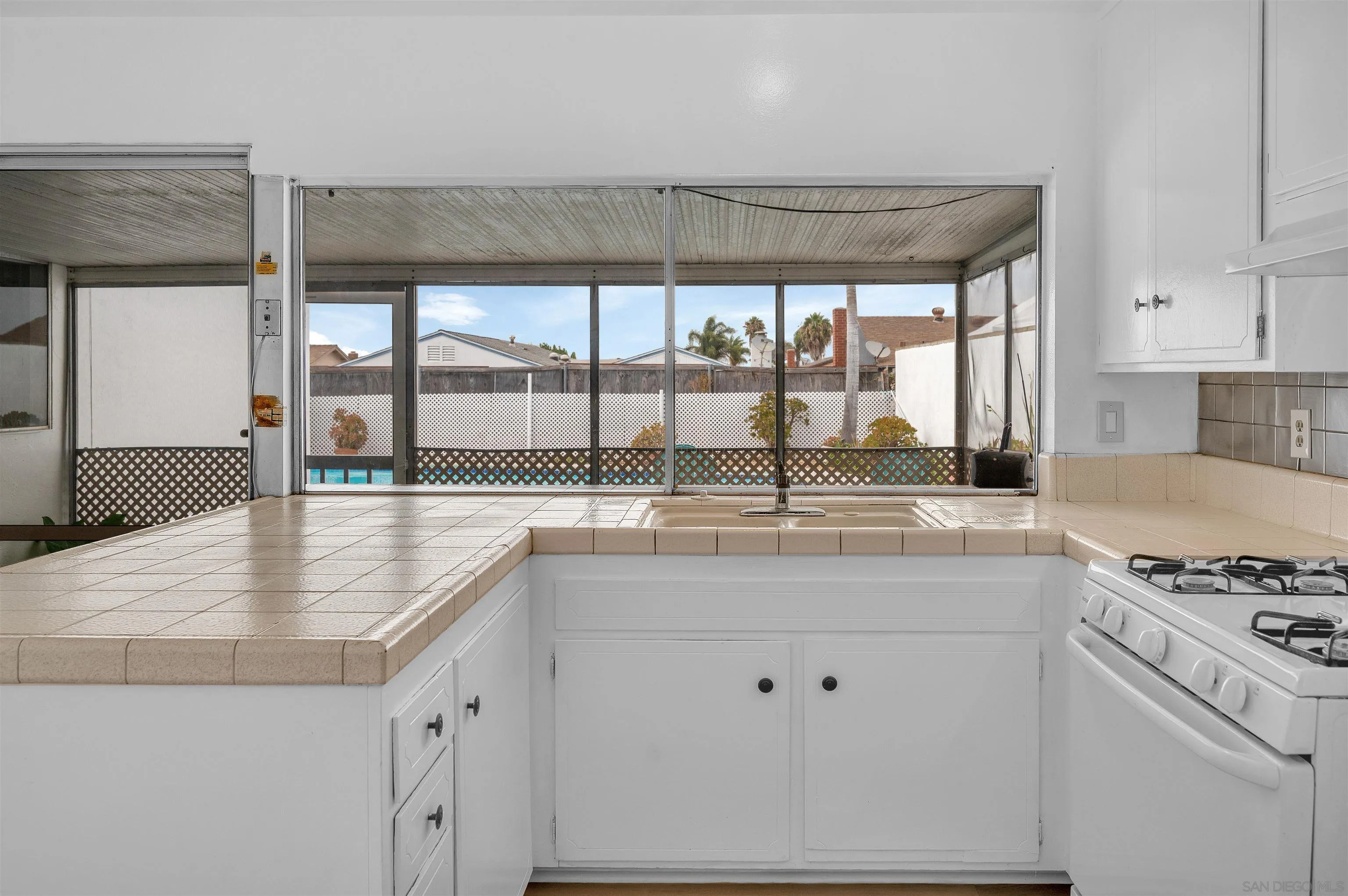 https://cdn.realtyfeed.com/cdn/127/260019533/aa82c2524ab12d6eb33c3e398d271284.webp