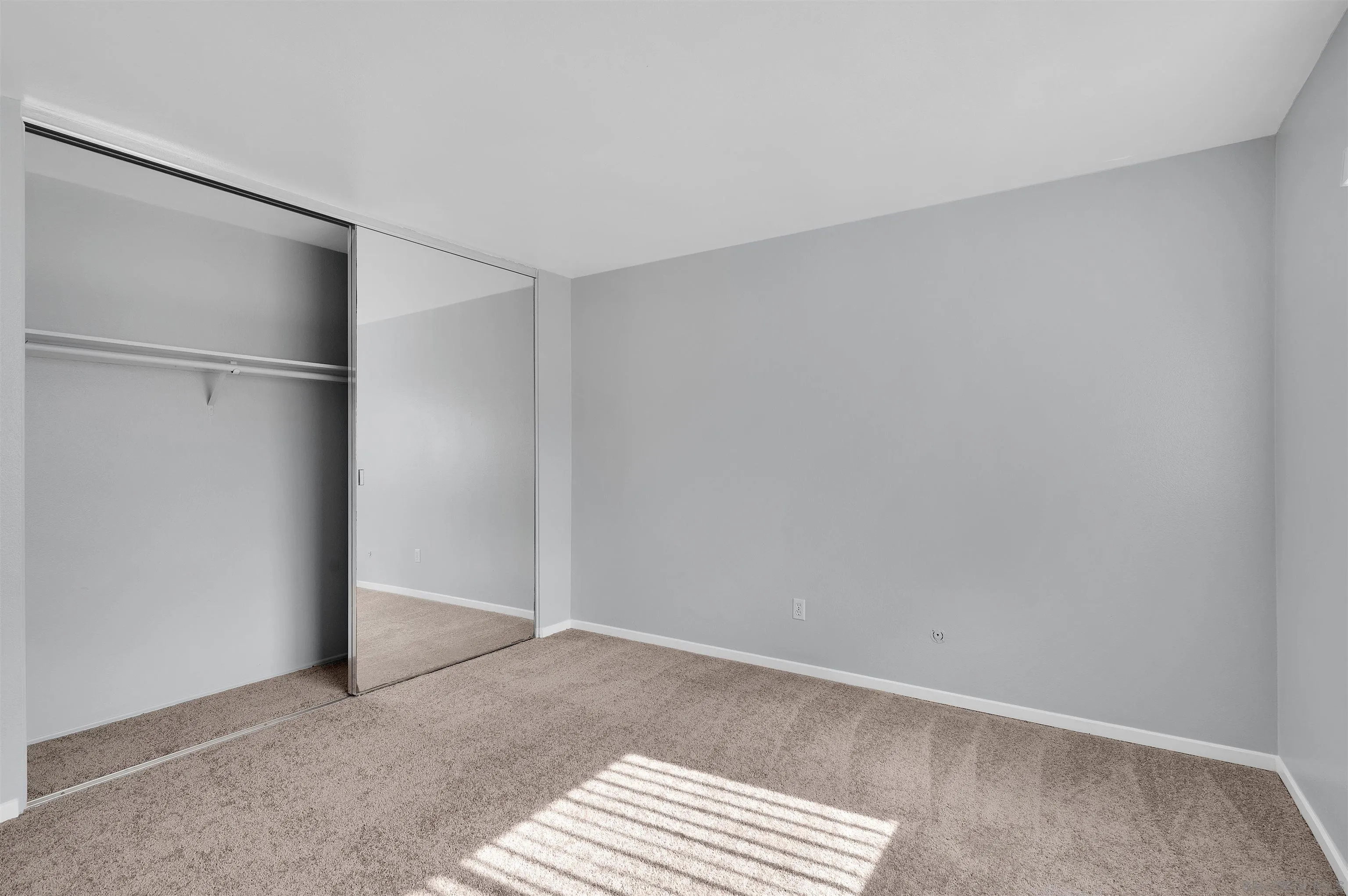 https://cdn.realtyfeed.com/cdn/127/260019533/d18b2b406dea8b51a95e590bbcd4bd15.webp