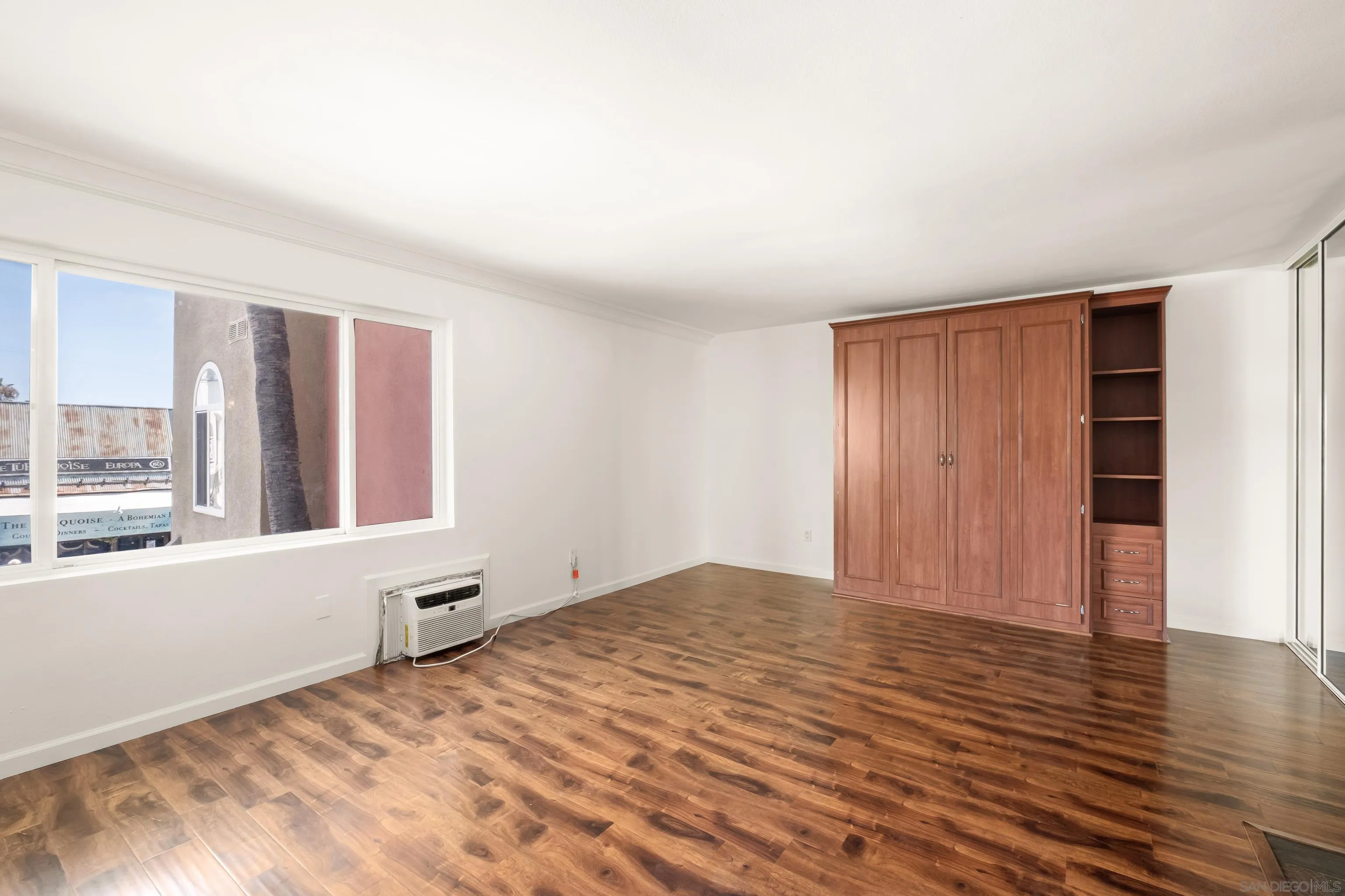 https://cdn.realtyfeed.com/cdn/127/260019535/17ffc0dd32bb3e3498f2e31e8347ae0a.webp