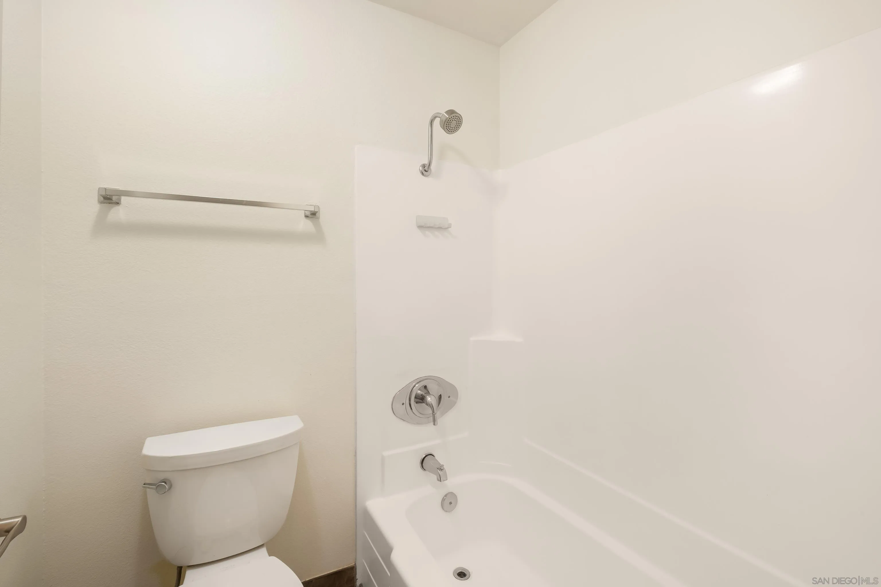 https://cdn.realtyfeed.com/cdn/127/260019535/1c0052f5196d29dd2c8150c21685659e.webp