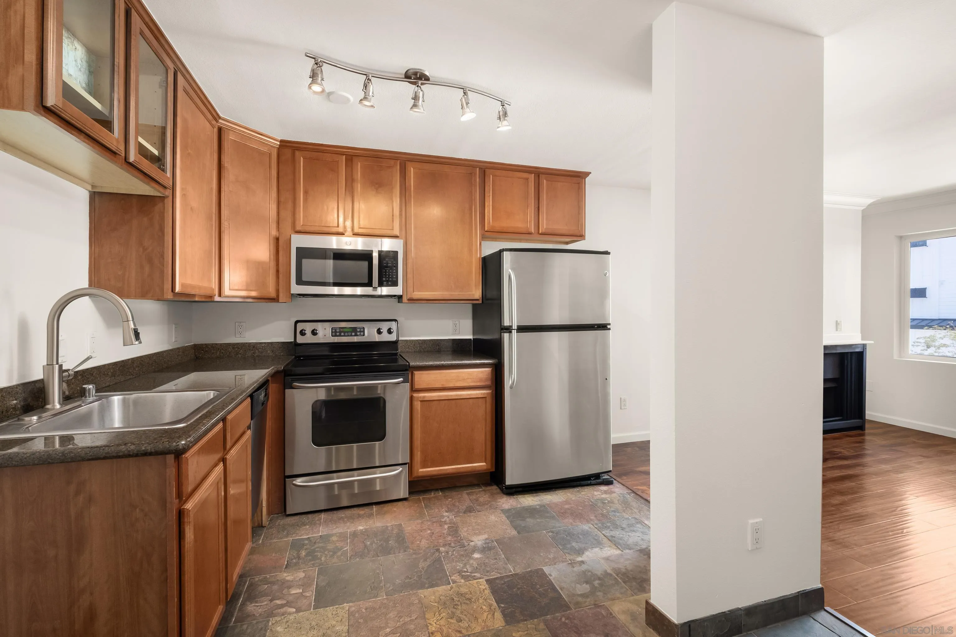860 Turquoise Unit 132, Sam Diego, CA 92109 - Photo 2 of 25, Sam Diego, CA