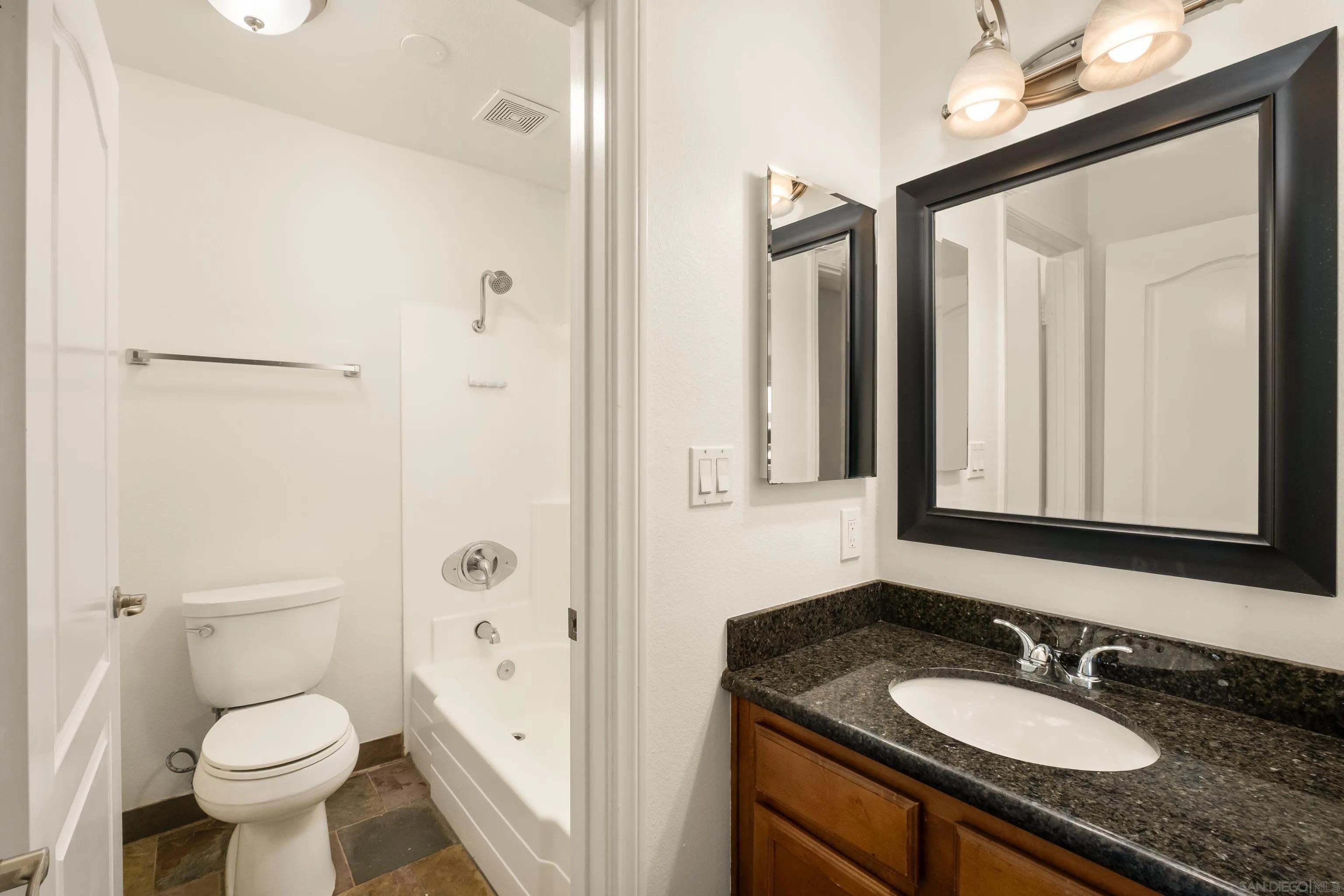 https://cdn.realtyfeed.com/cdn/127/260019535/c4e3106bcc0594306aa59c3bff68d920.webp