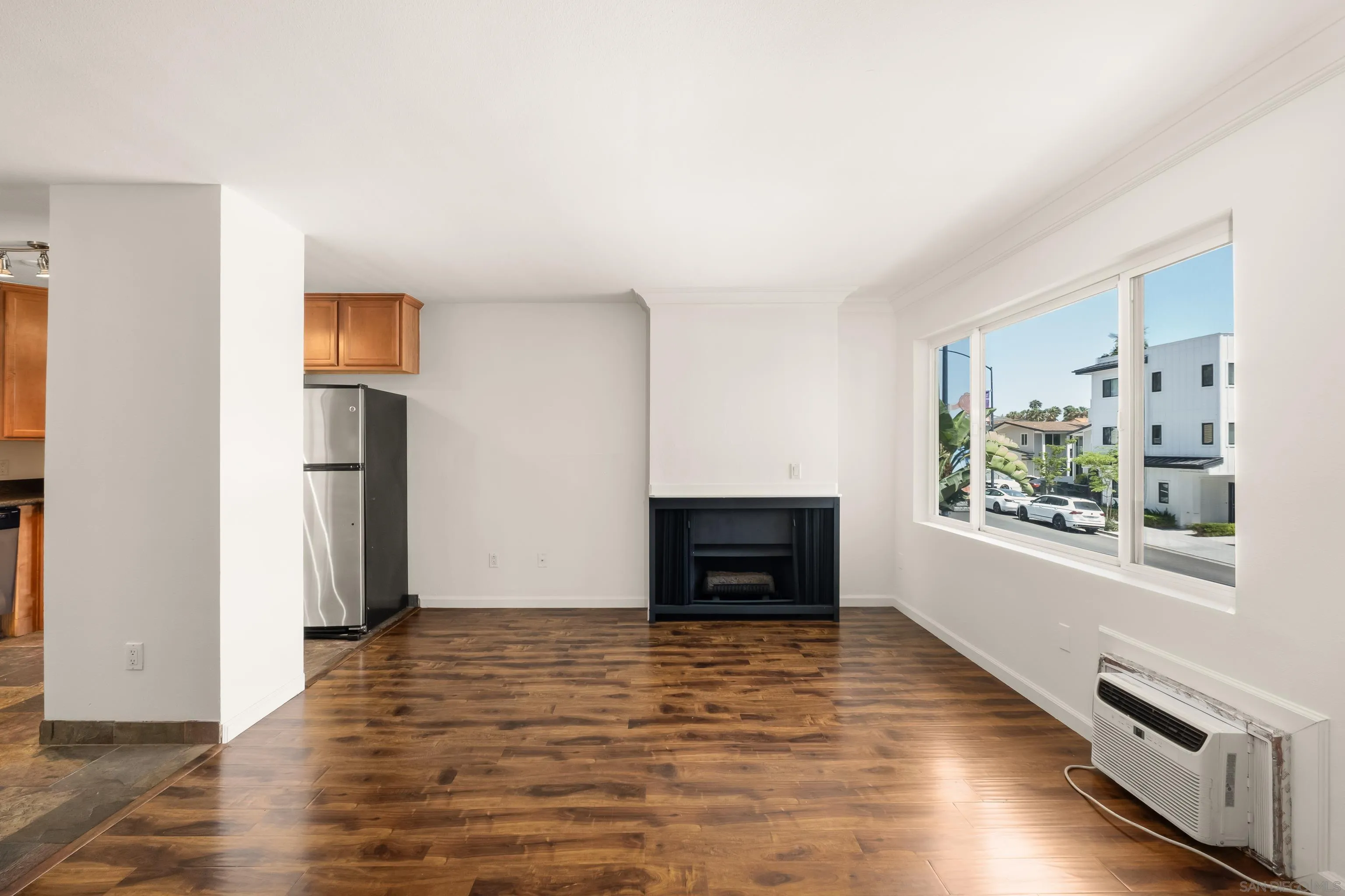 https://cdn.realtyfeed.com/cdn/127/260019535/e461edab4800f3bffd66436431912a18.webp