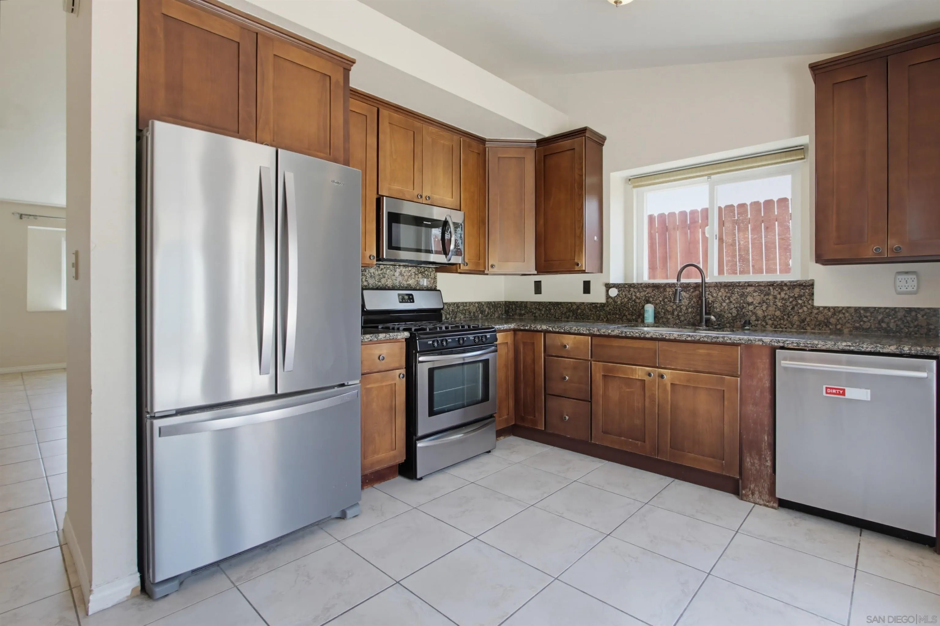 https://cdn.realtyfeed.com/cdn/127/260019536/1c15d60cdf2f512e97dcf20509caaae0.webp