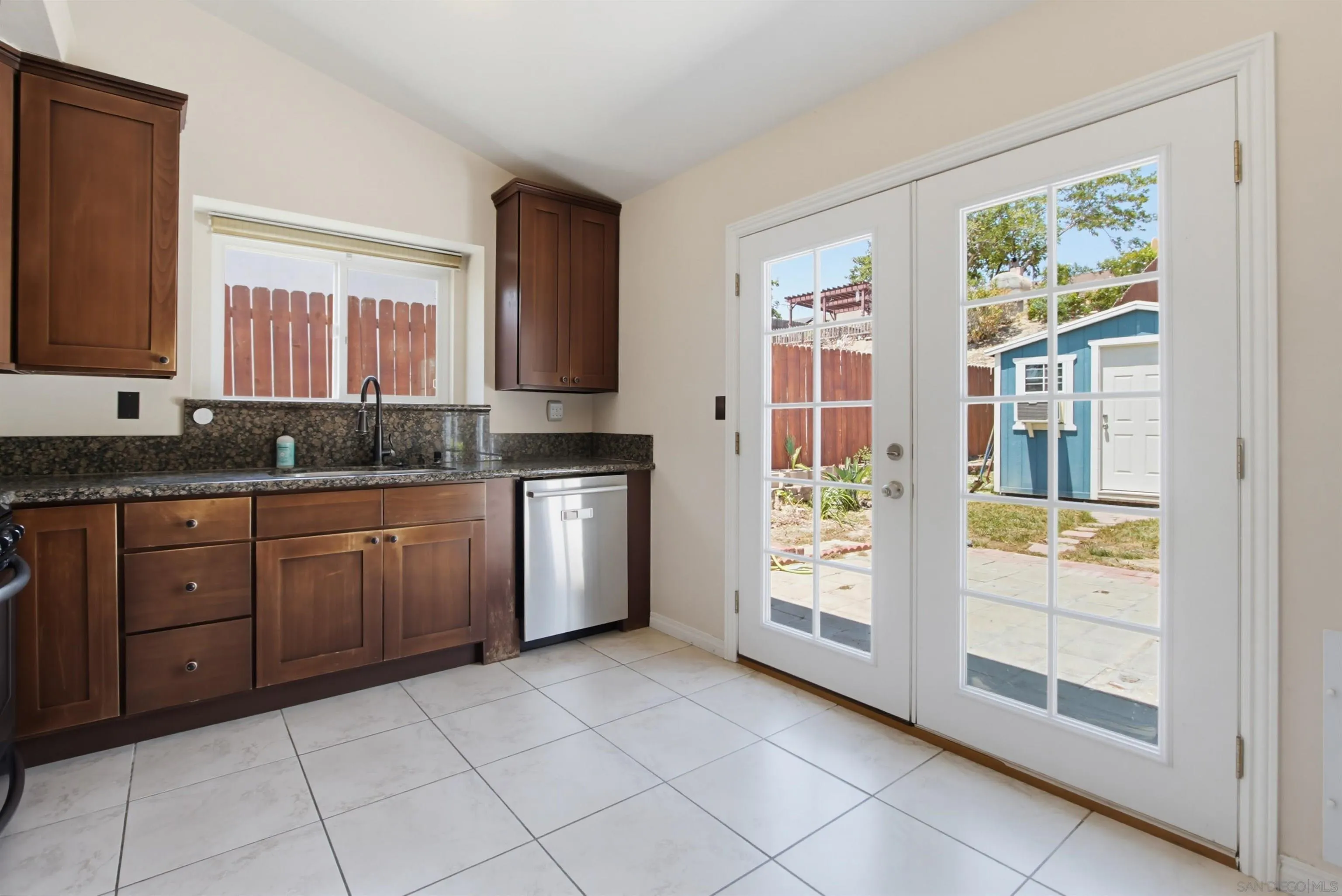 https://cdn.realtyfeed.com/cdn/127/260019536/1d697bde41b6492dc7b64a525385caef.webp