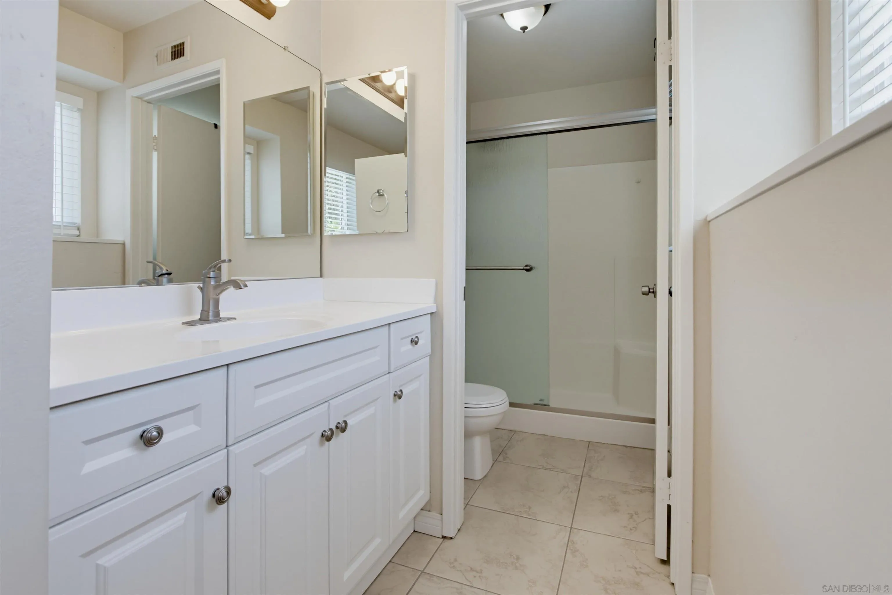 https://cdn.realtyfeed.com/cdn/127/260019536/27fc8ae1060736e0d9ebac82489b1953.webp