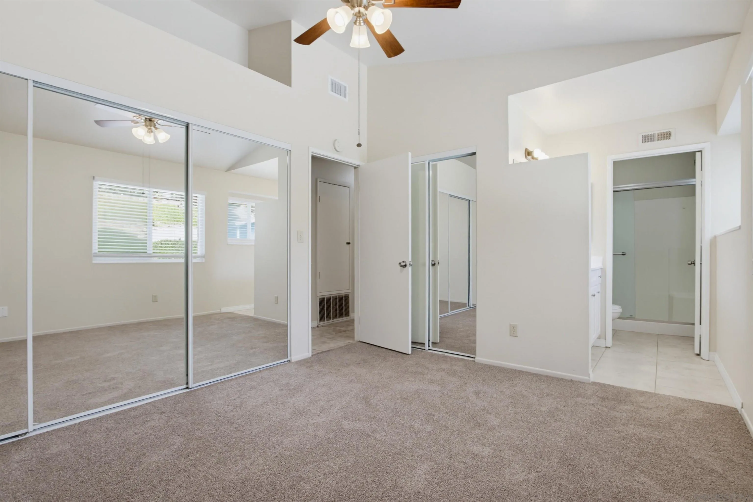 https://cdn.realtyfeed.com/cdn/127/260019536/3067853556be61357339d699cc65bdfd.webp