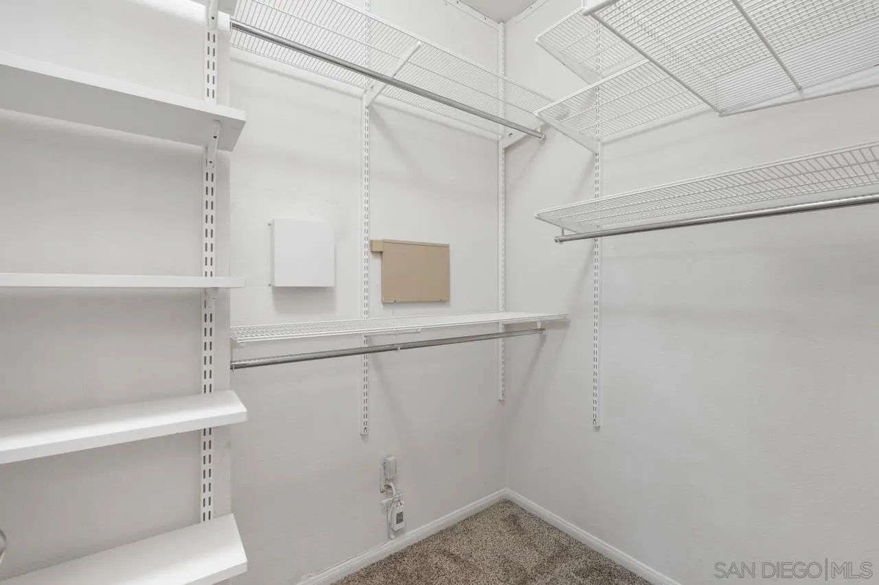 https://cdn.realtyfeed.com/cdn/127/260019538/1c4d1248af0514755ebbccb7a1187185.webp