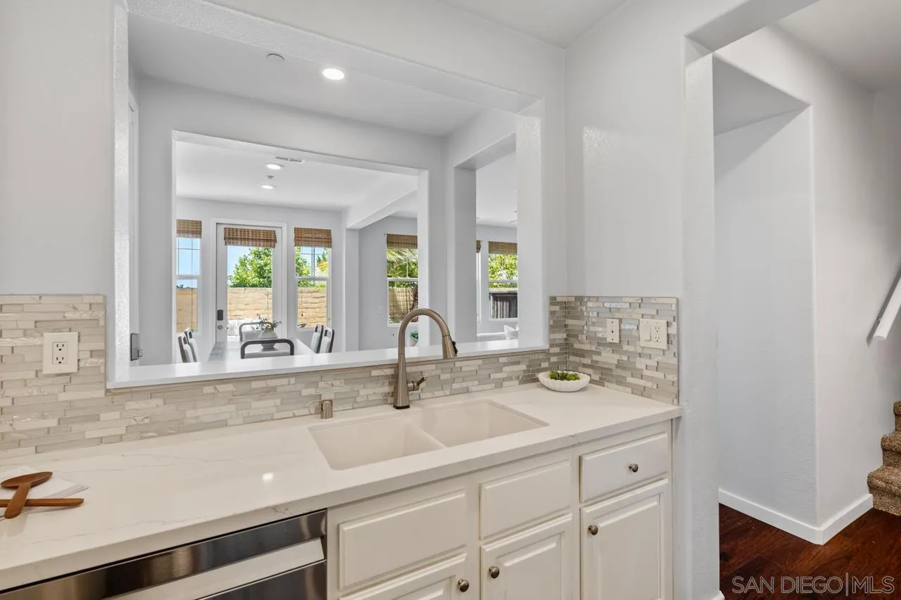 https://cdn.realtyfeed.com/cdn/127/260019538/4b488c402eb012de71fe2e9b762301f3.webp