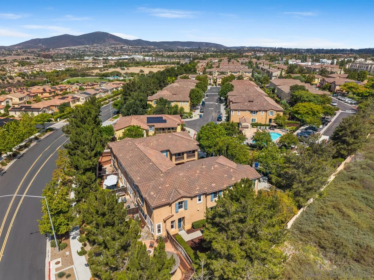 https://cdn.realtyfeed.com/cdn/127/260019538/85f7bd2d3f406061b9e13dfe52cde353.webp