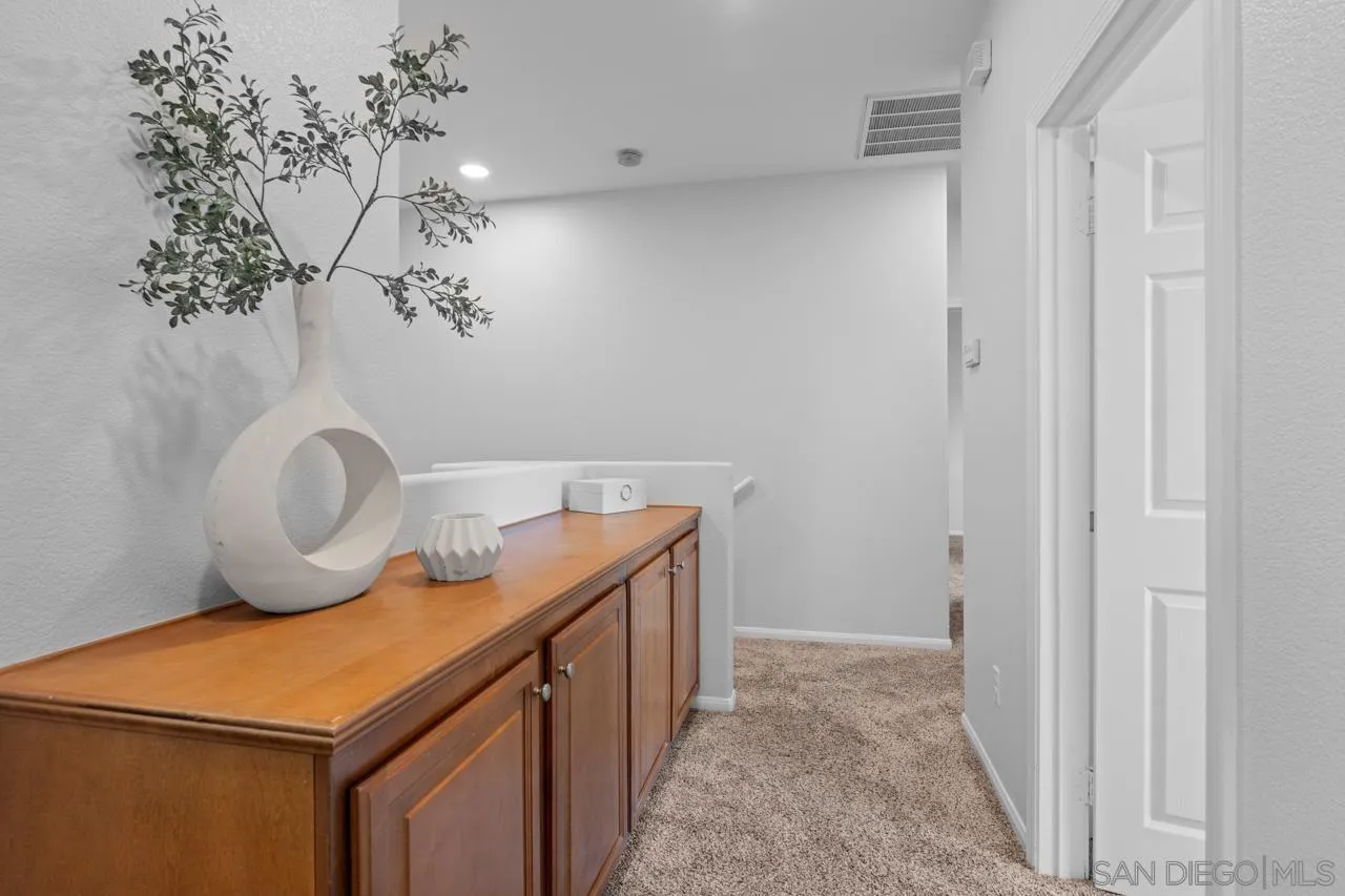 https://cdn.realtyfeed.com/cdn/127/260019538/963b1ac044cc8cd797e1f08f472d6361.webp