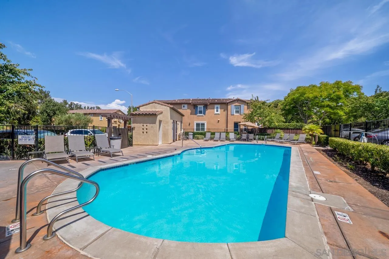 https://cdn.realtyfeed.com/cdn/127/260019538/fdc5a9cdfbb1620dbca388457ff63cc3.webp