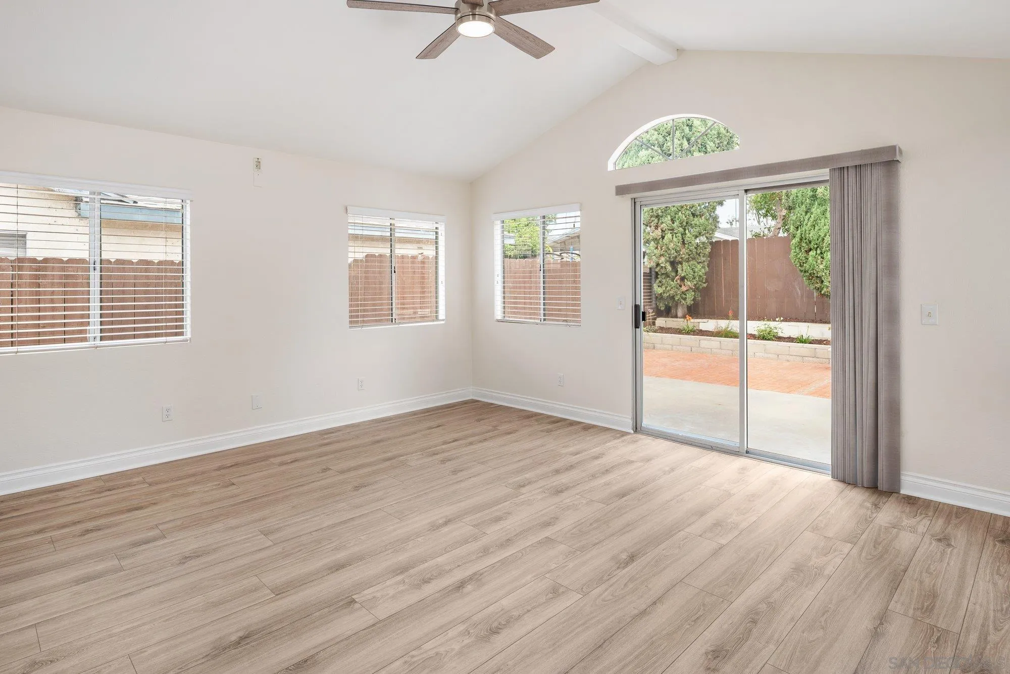 https://cdn.realtyfeed.com/cdn/127/260019539/13095cde073ecc3e72e8a945493ae237.webp