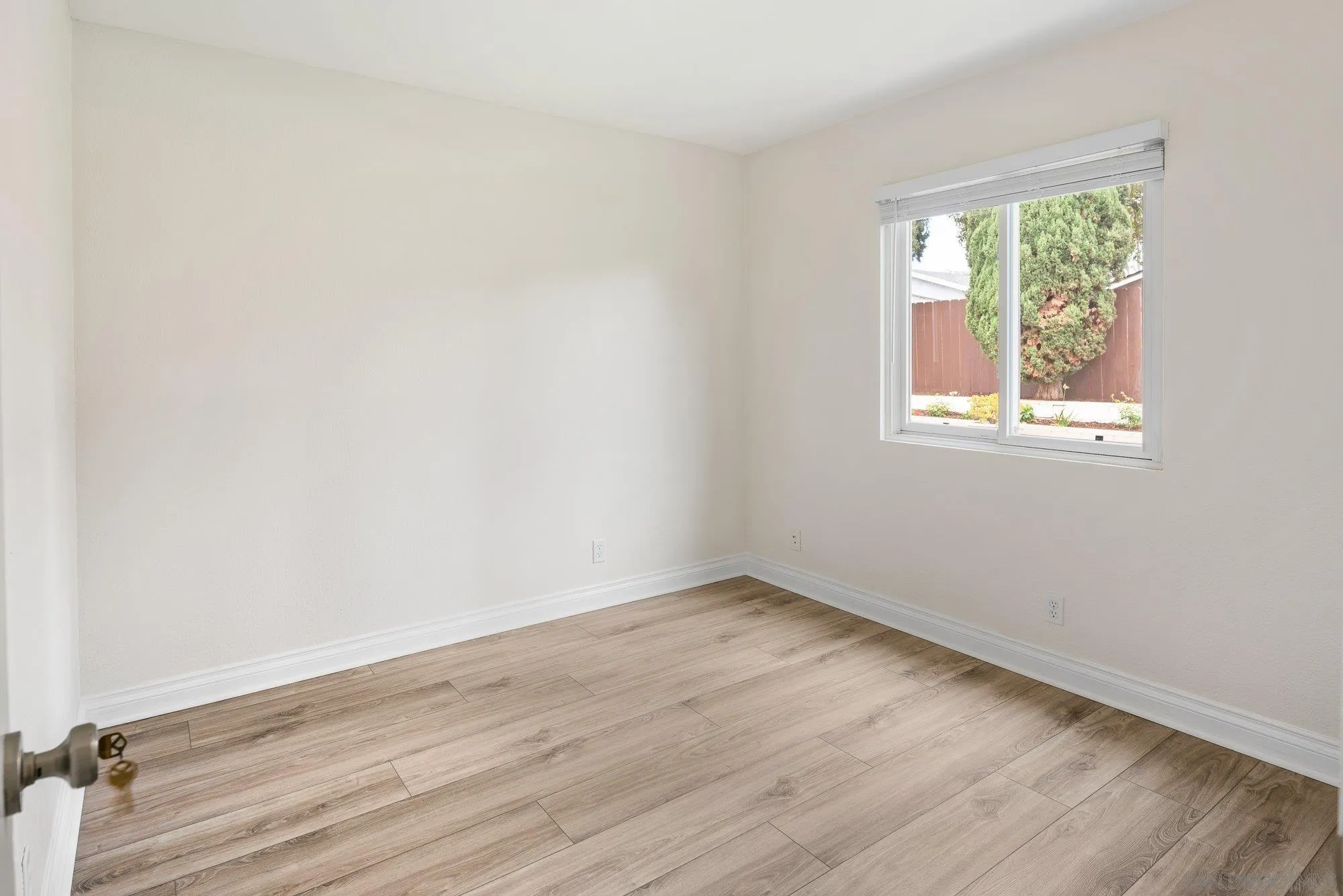 https://cdn.realtyfeed.com/cdn/127/260019539/3cb134bcb3048460398b576ee6f3f4f5.webp