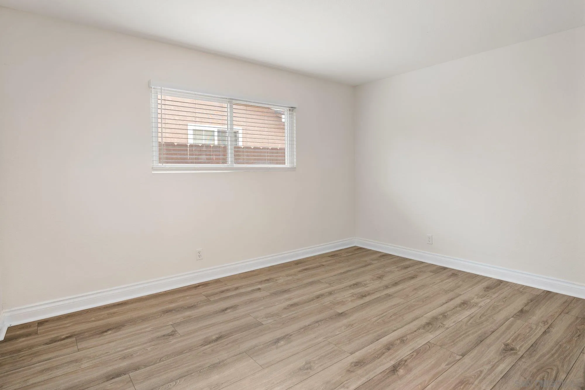 https://cdn.realtyfeed.com/cdn/127/260019539/83a4a7c88e1be3855b24d220dd198981.webp