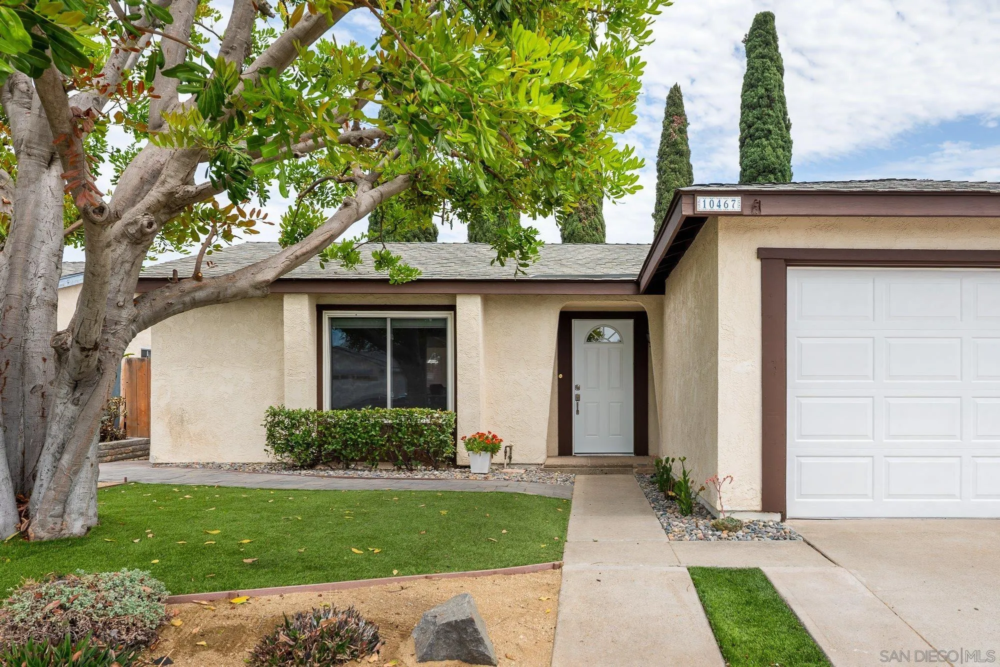https://cdn.realtyfeed.com/cdn/127/260019539/a9c7ee645536aba6cf45070d592a385d.webp