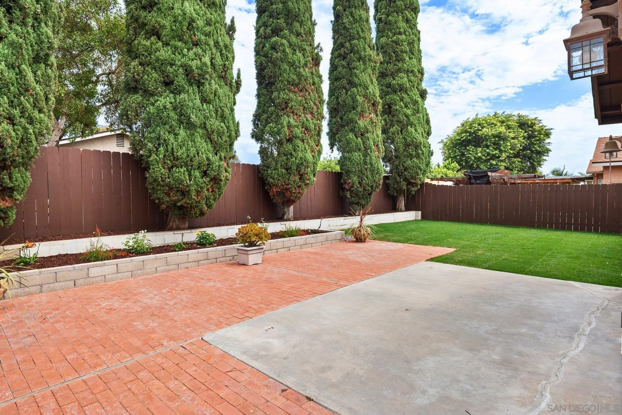 https://cdn.realtyfeed.com/cdn/127/260019539/e315834f1fdce2fb46332ac574b44f25.webp