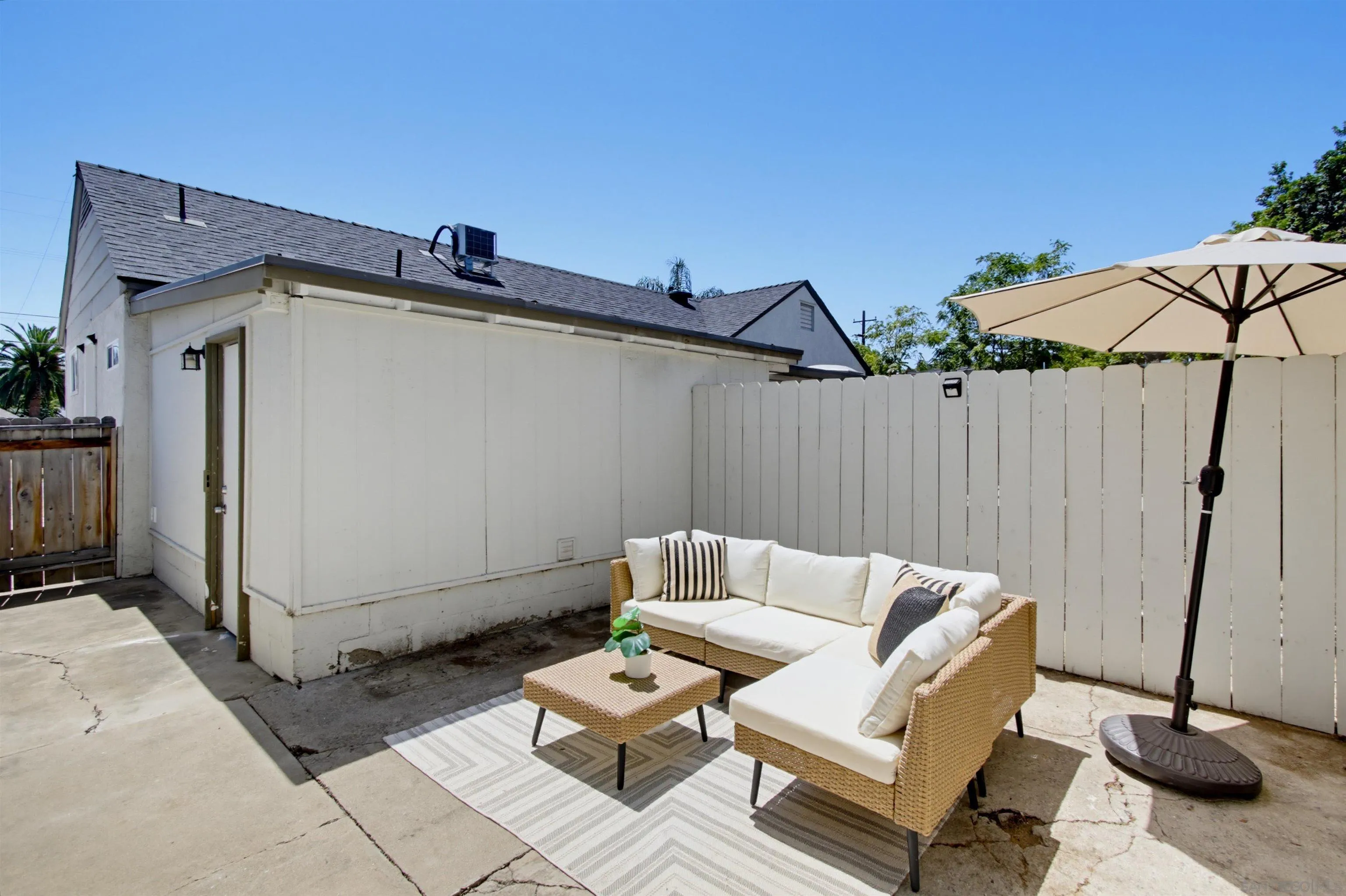 https://cdn.realtyfeed.com/cdn/127/260019541/516d11c87712aff78776c400bd92b675.webp
