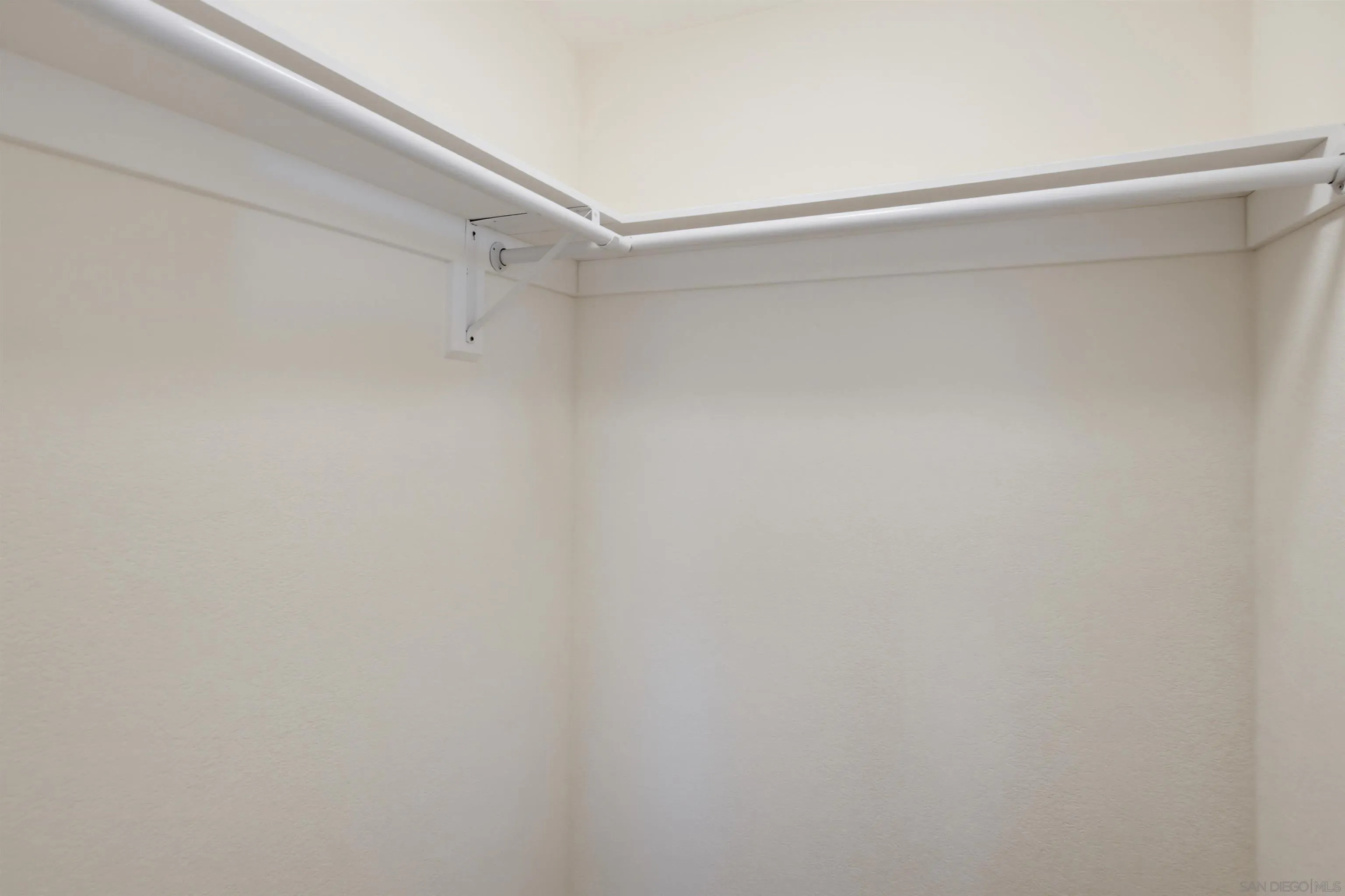 https://cdn.realtyfeed.com/cdn/127/260019541/6200115e14c86413a8335afb01b7a1ed.webp